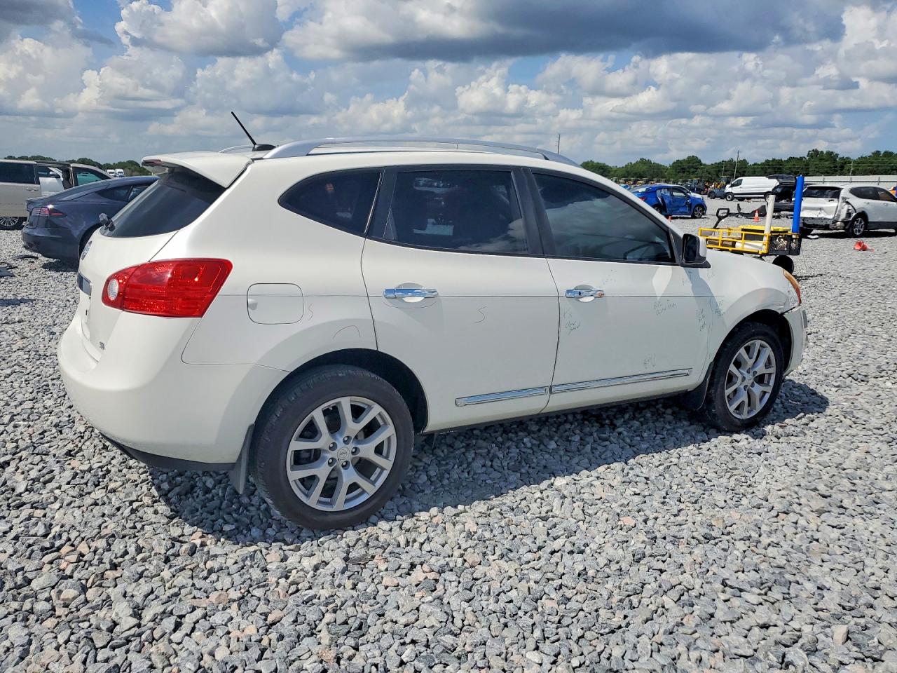2011 NISSAN ROGUE