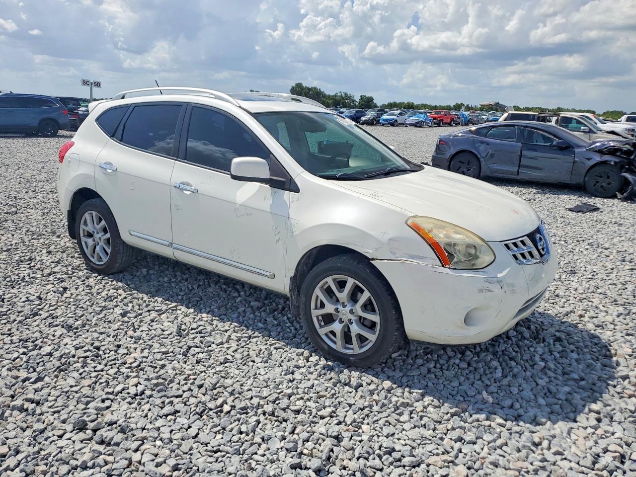 2011 NISSAN ROGUE