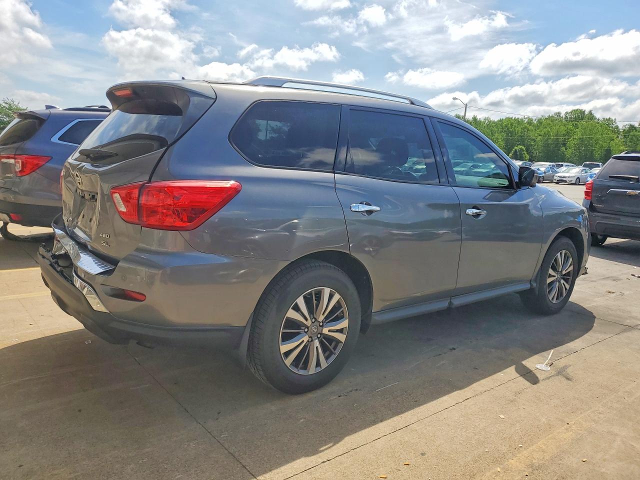 2017 NISSAN PATHFINDER