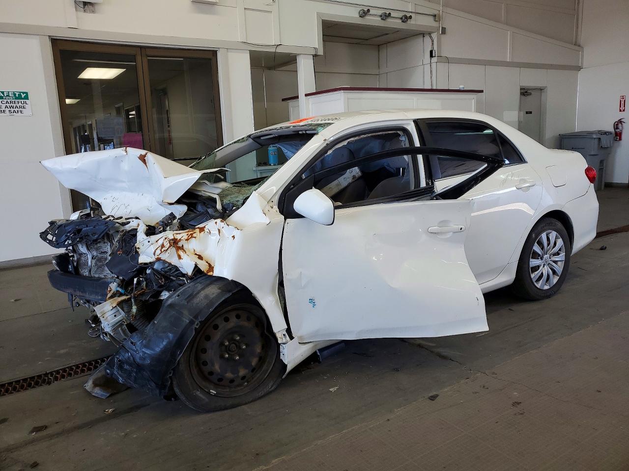 2013 TOYOTA COROLLA