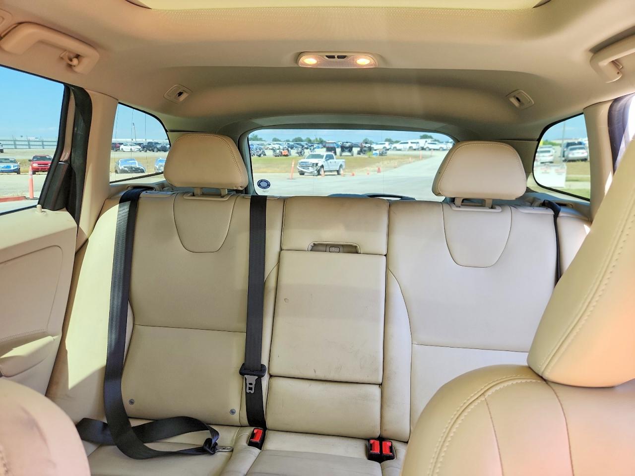 2015 VOLVO XC60