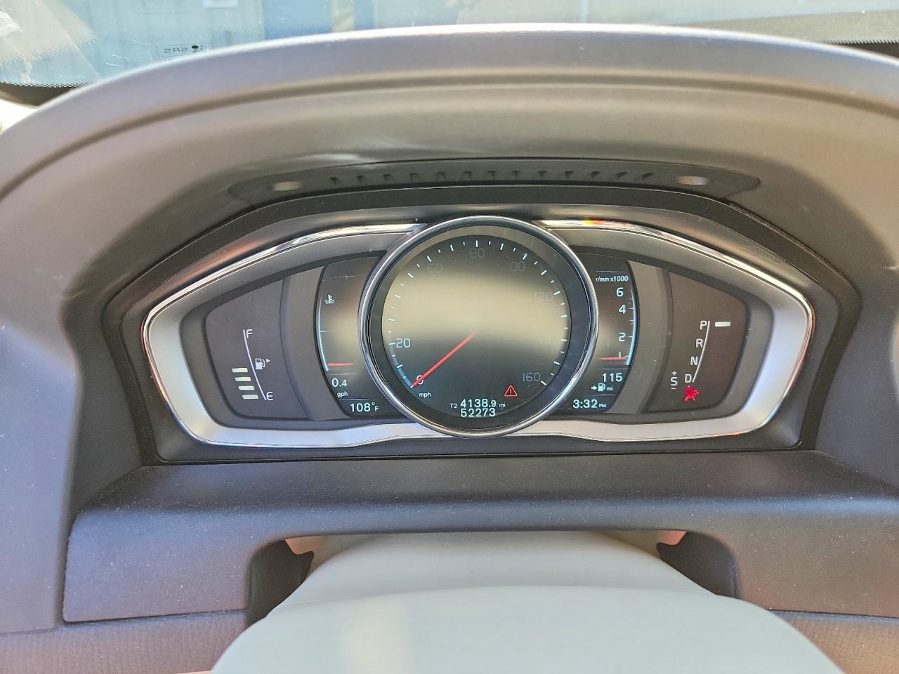 2015 VOLVO XC60