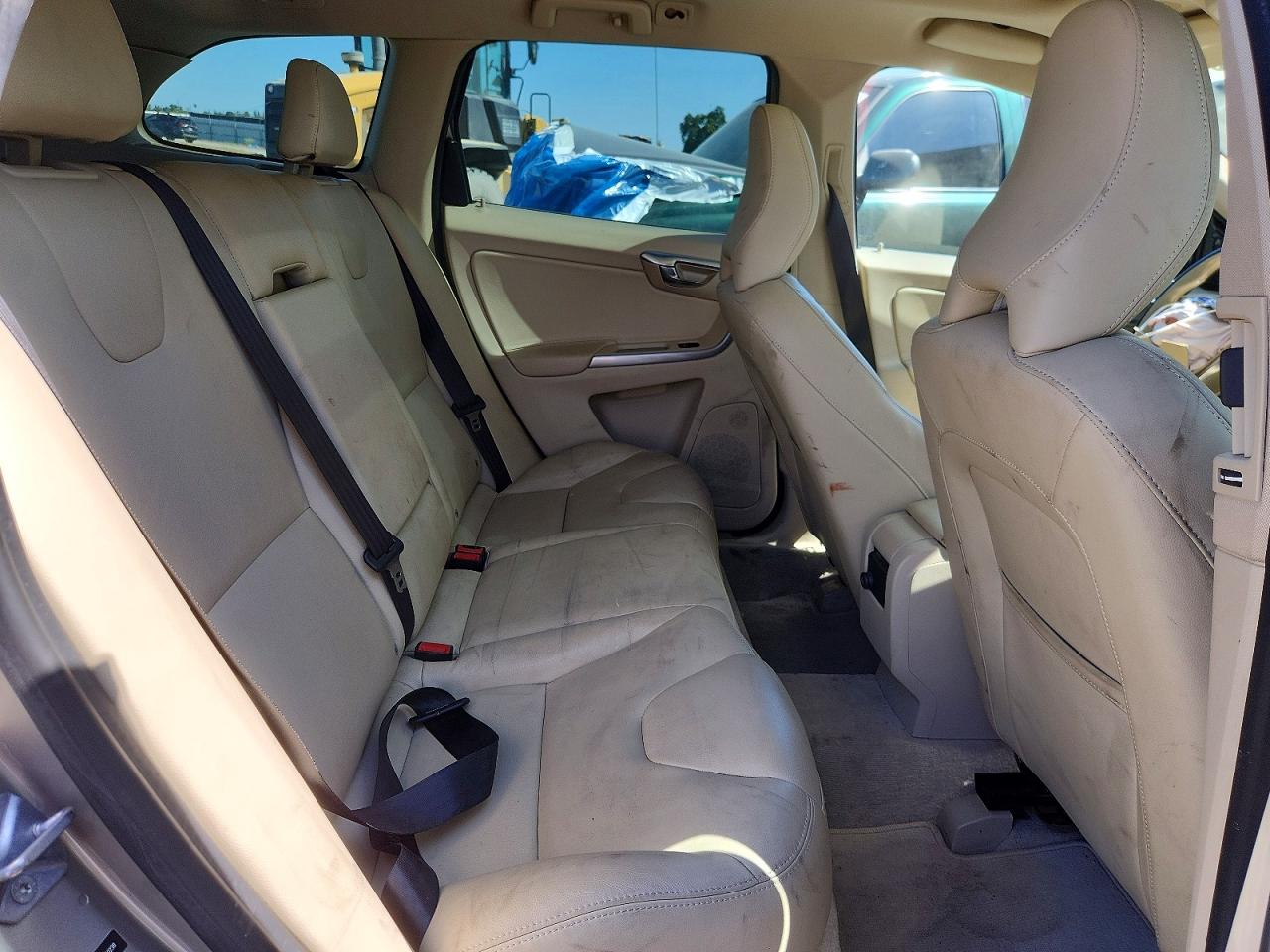 2015 VOLVO XC60