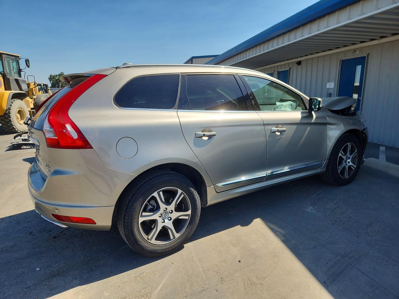 2015 VOLVO XC60