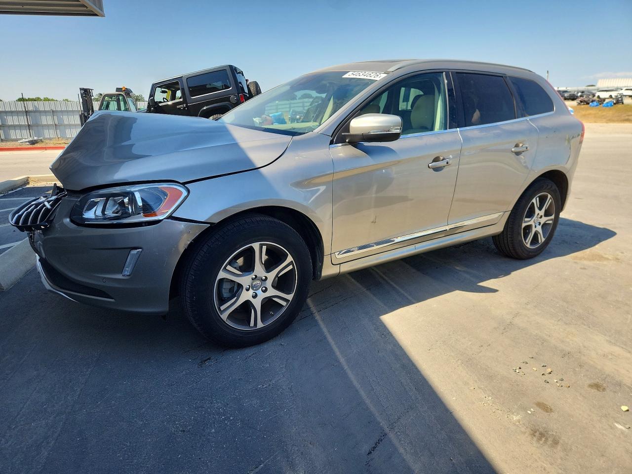 2015 VOLVO XC60