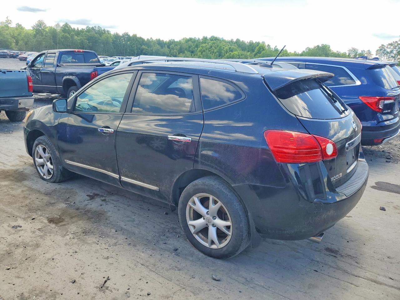 2011 NISSAN ROGUE