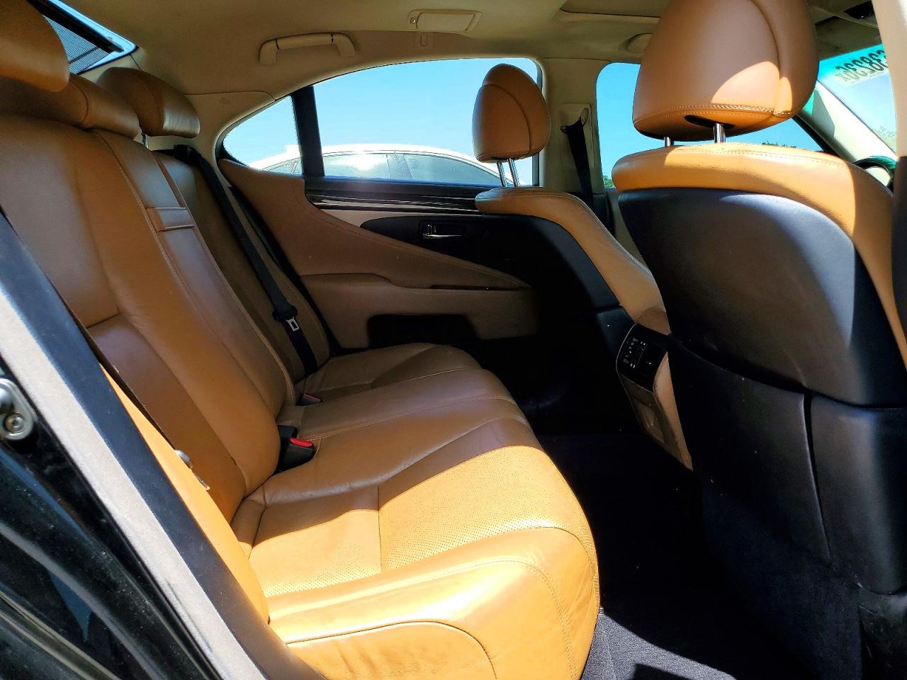 2013 LEXUS LS460