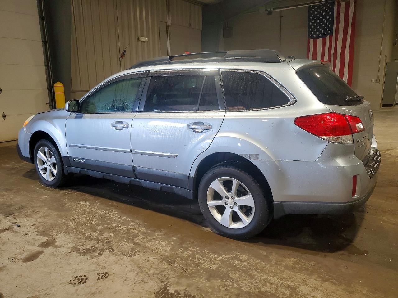 2013 SUBARU OUTBACK