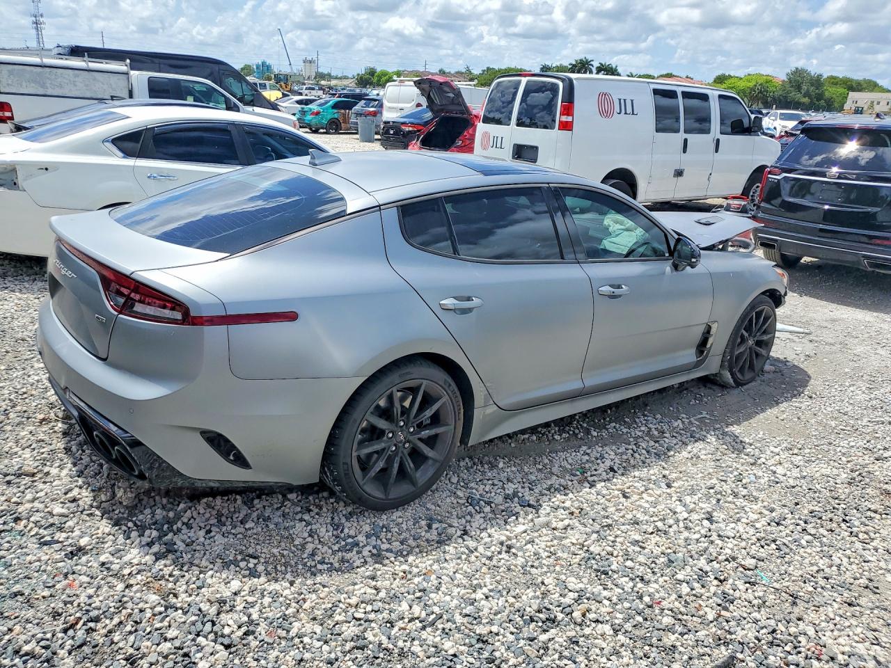 2023 KIA STINGER