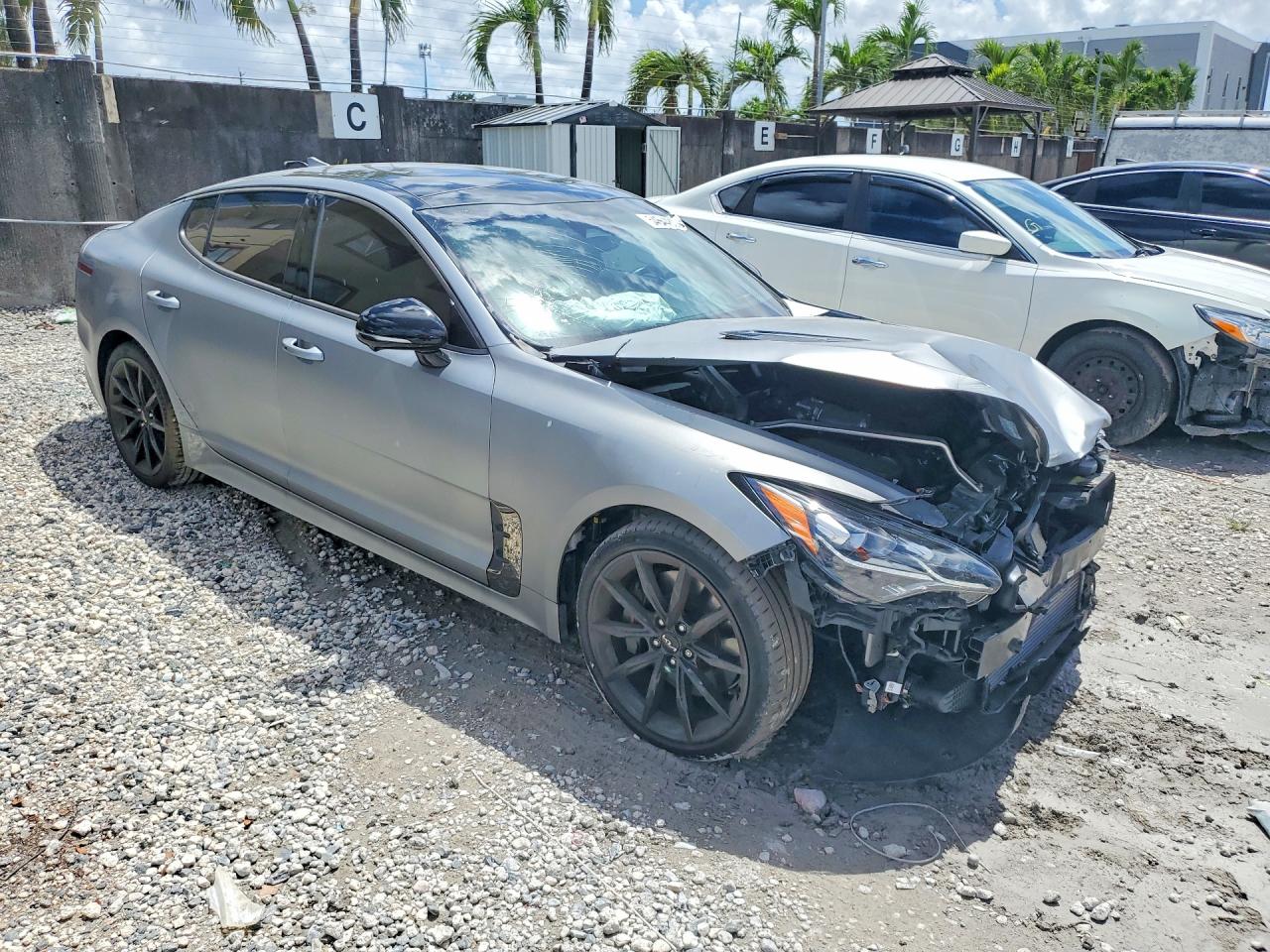 2023 KIA STINGER