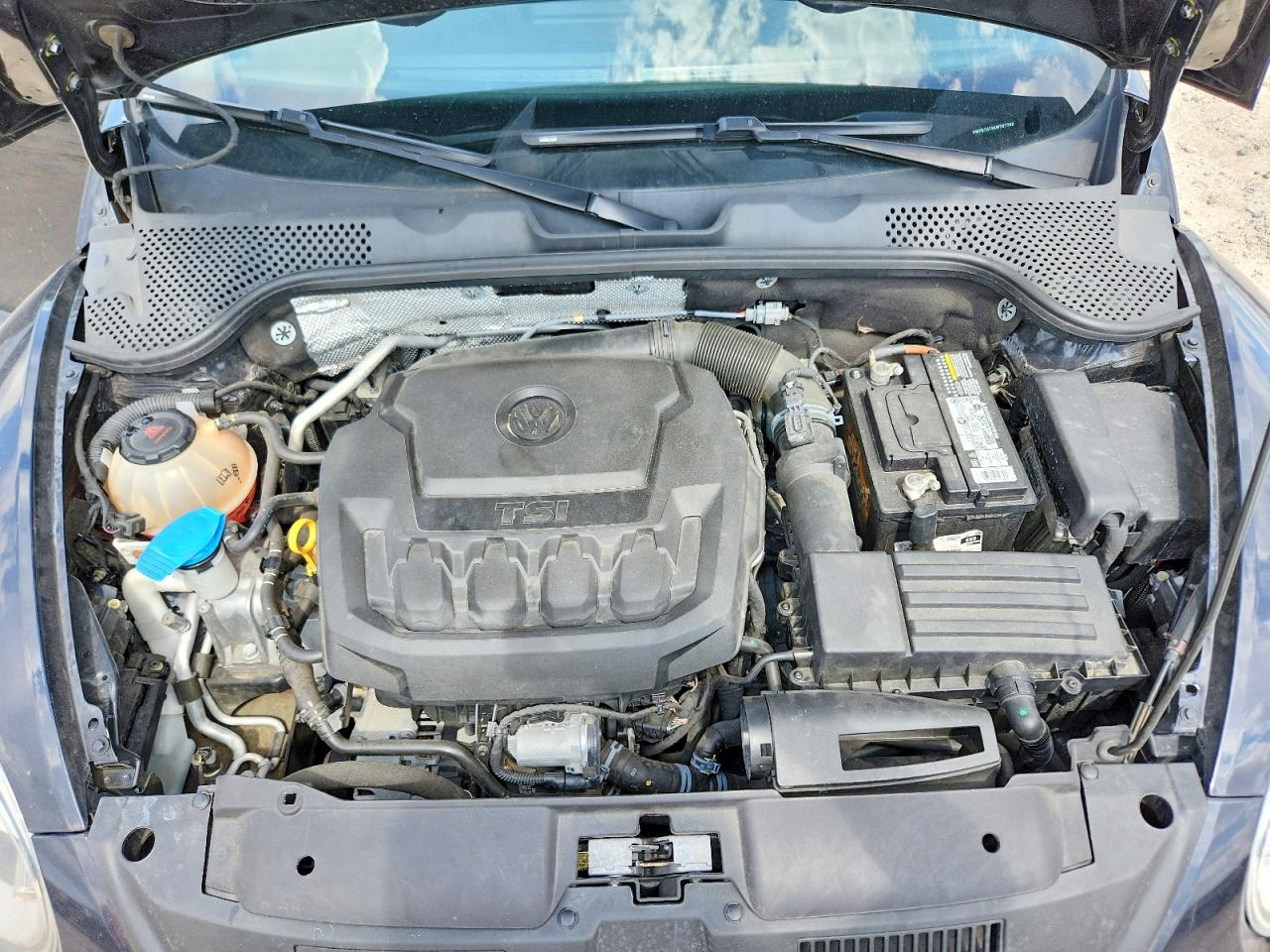 2019 VOLKSWAGEN BEETLE