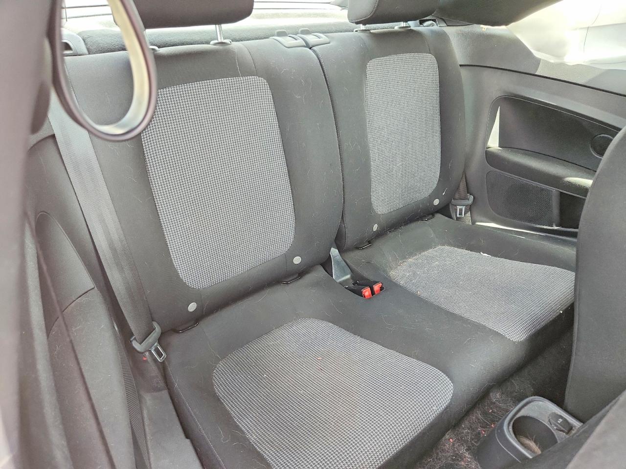 2019 VOLKSWAGEN BEETLE