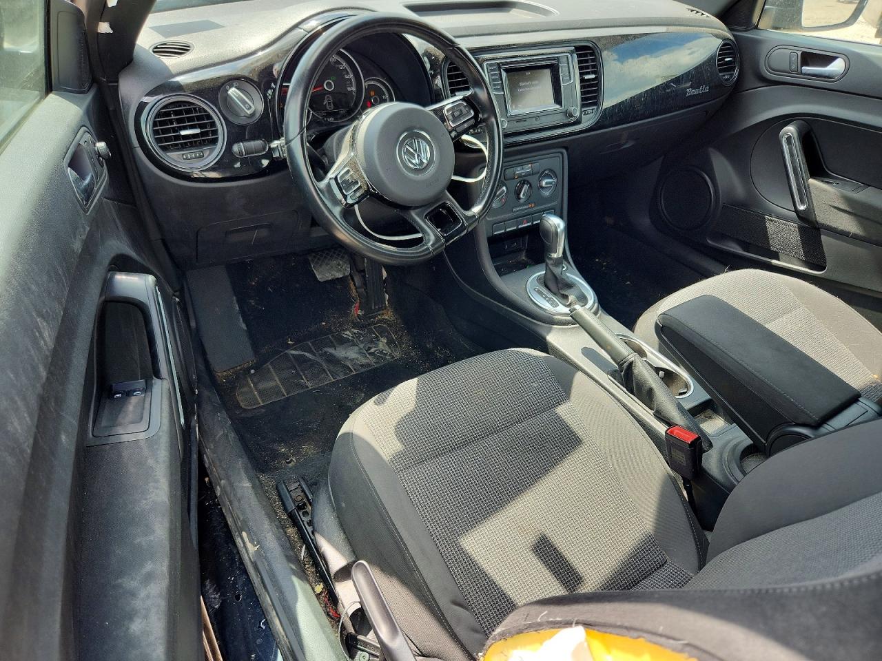 2019 VOLKSWAGEN BEETLE