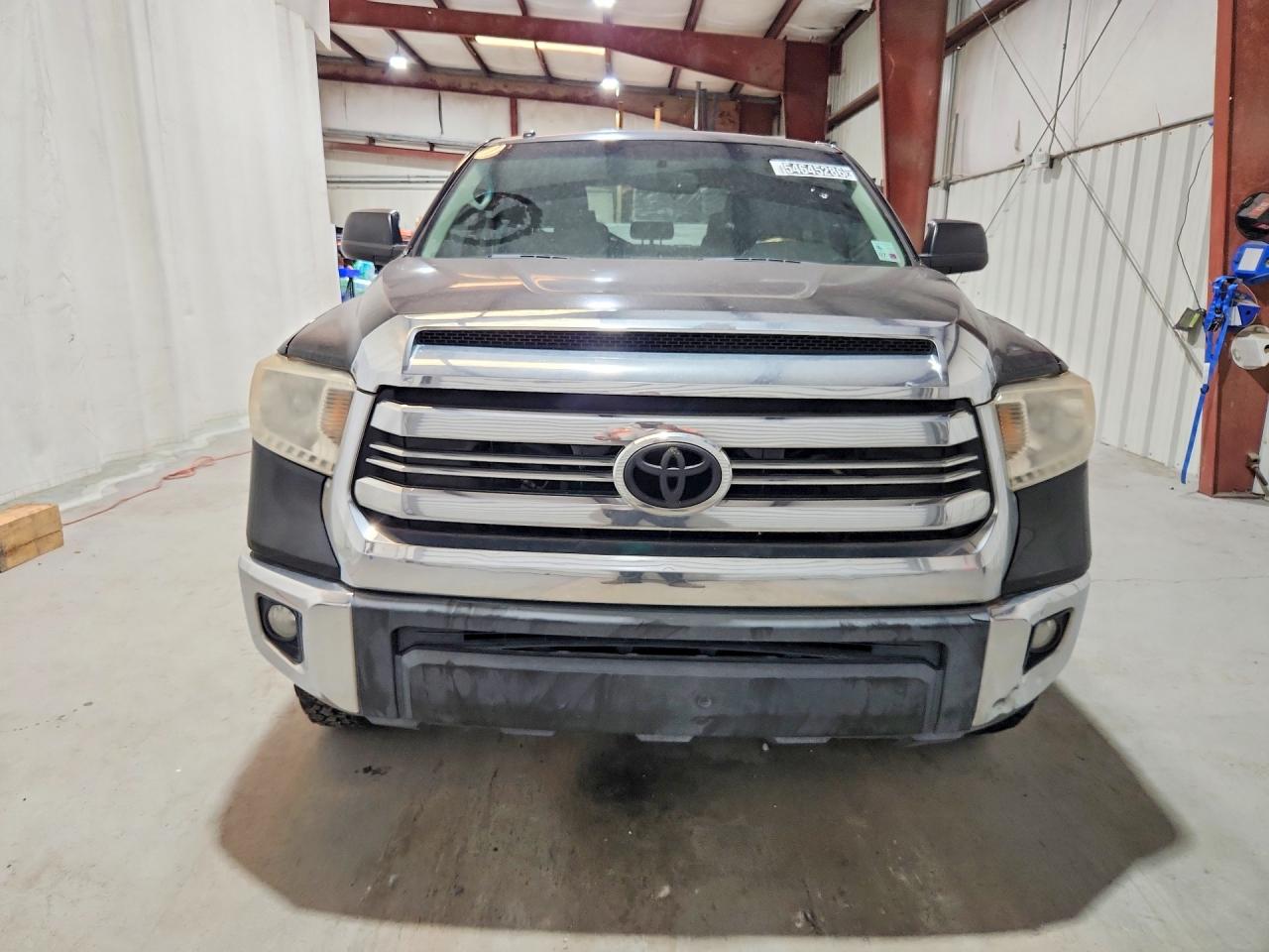 2016 TOYOTA TUNDRA