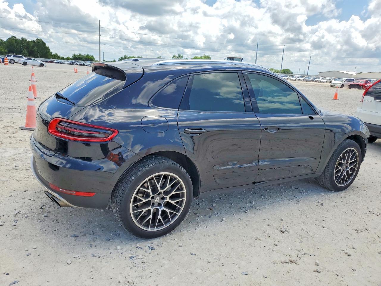 2017 PORSCHE MACAN