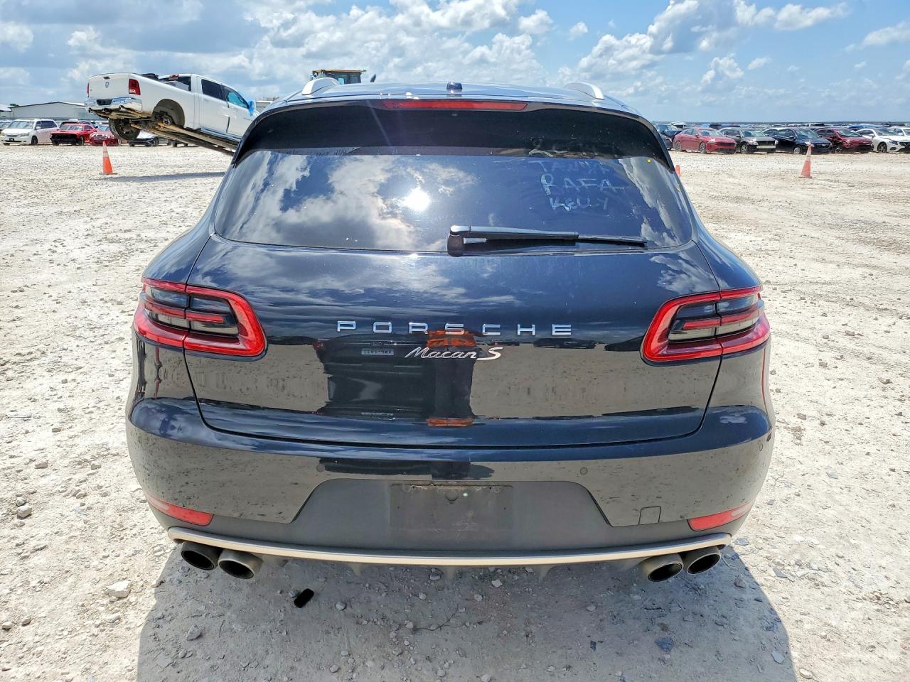 2017 PORSCHE MACAN