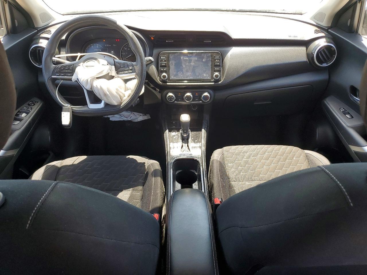 2023 NISSAN KICKS
