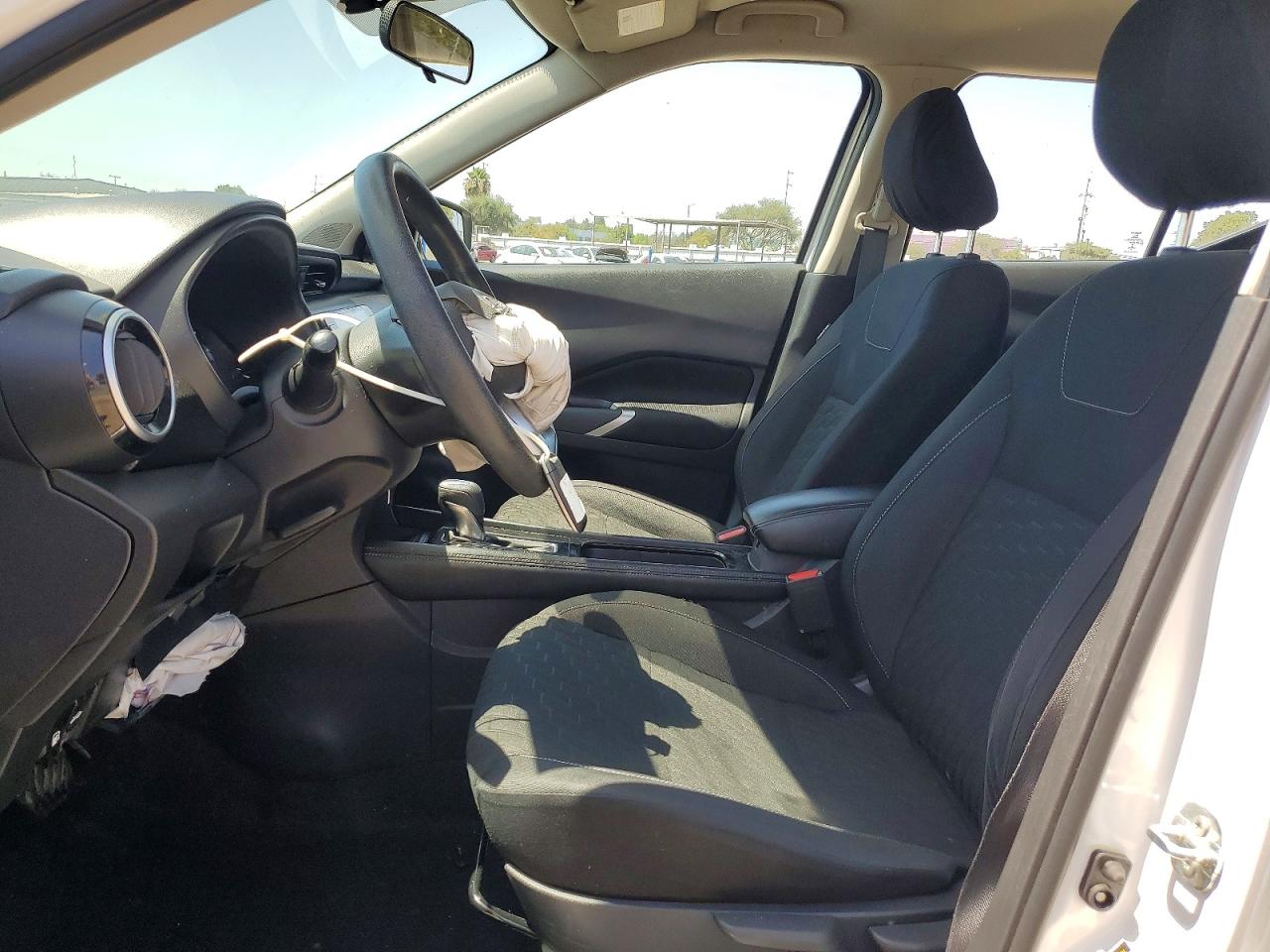 2023 NISSAN KICKS