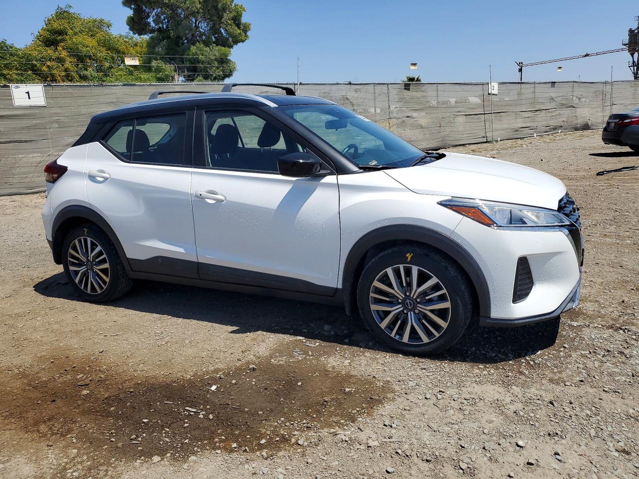 2023 NISSAN KICKS