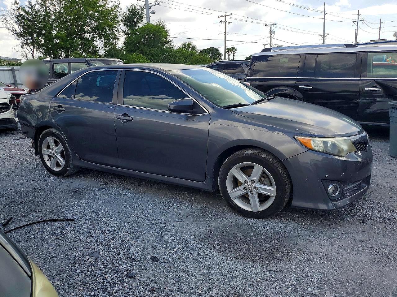 2013 TOYOTA CAMRY