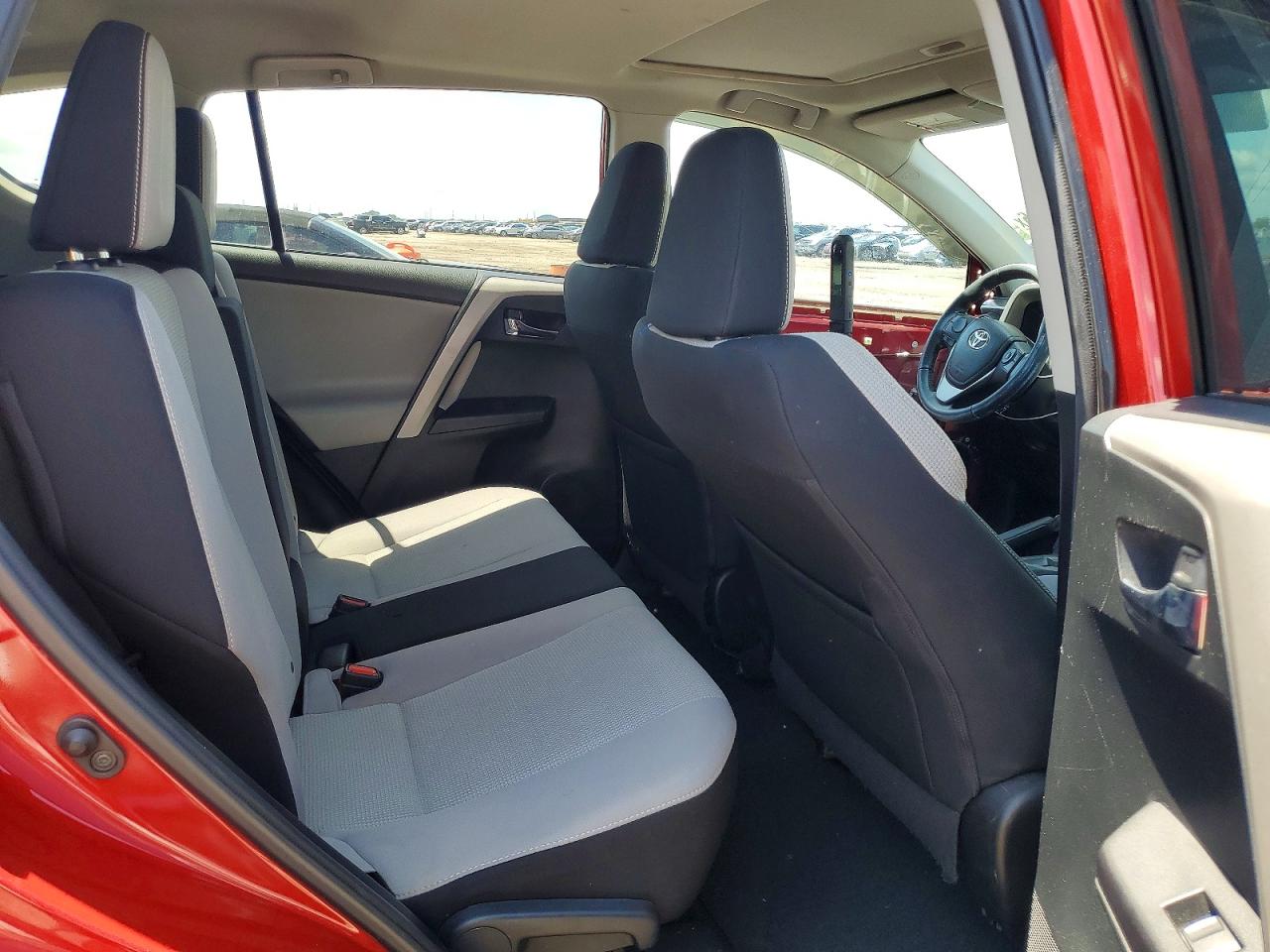 2016 TOYOTA RAV4