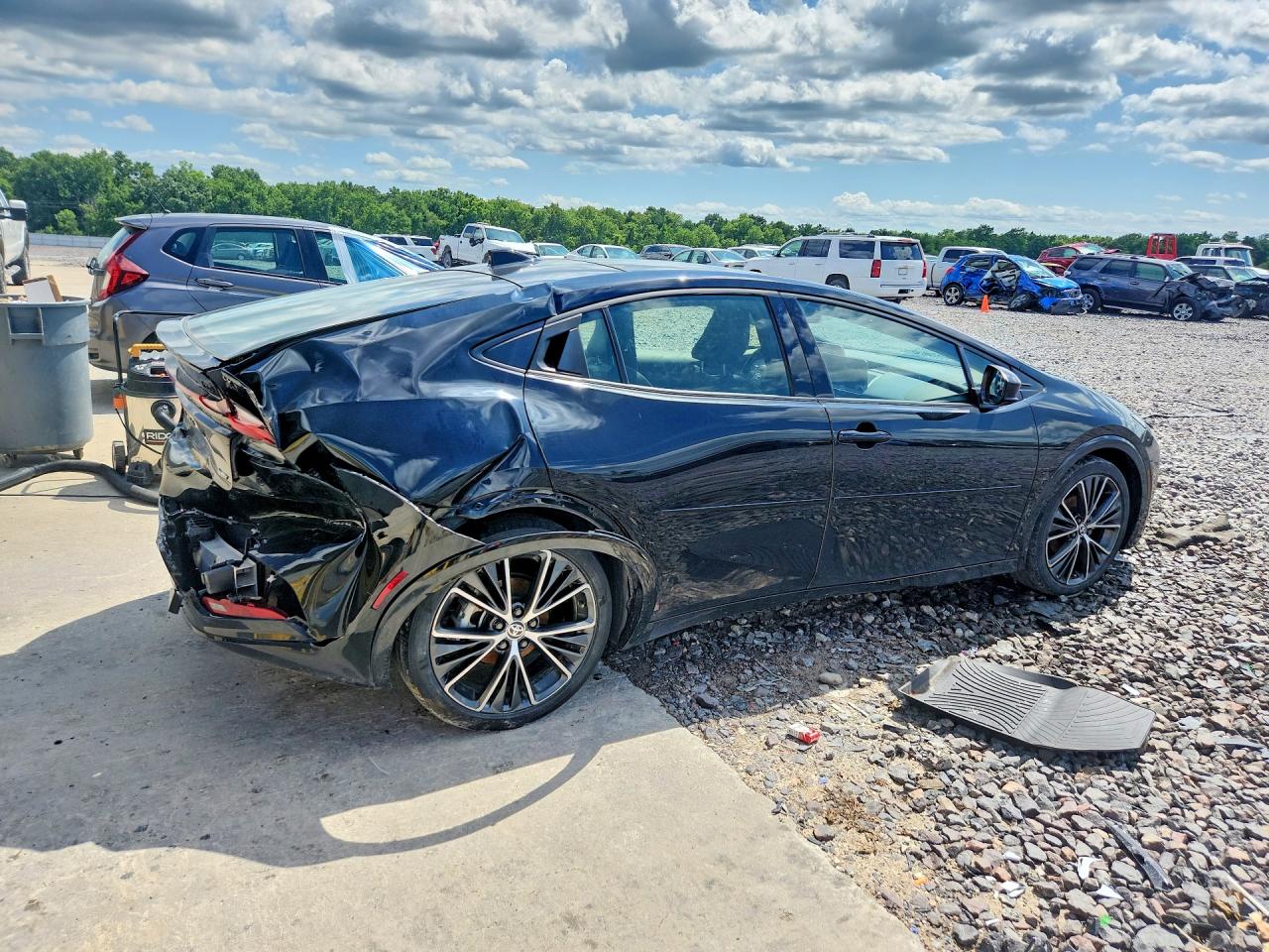 2025 TOYOTA PRIUS