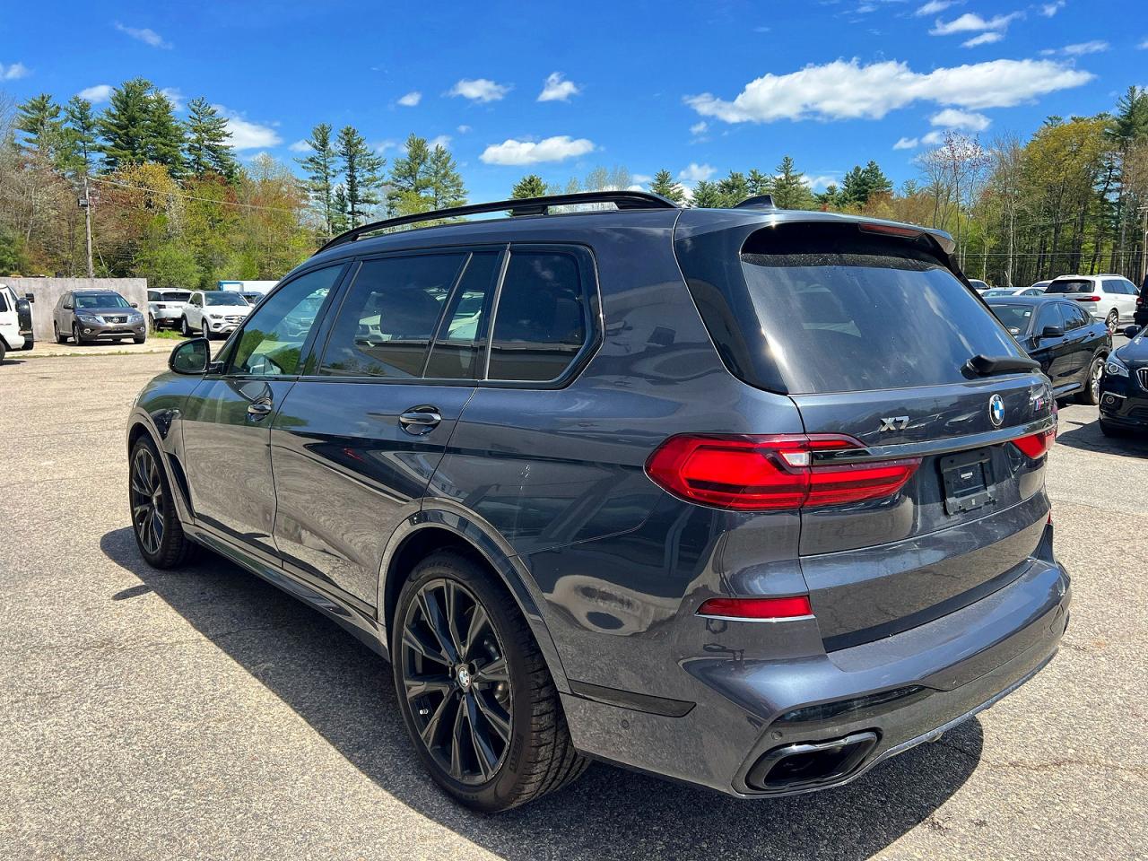 2022 BMW X7