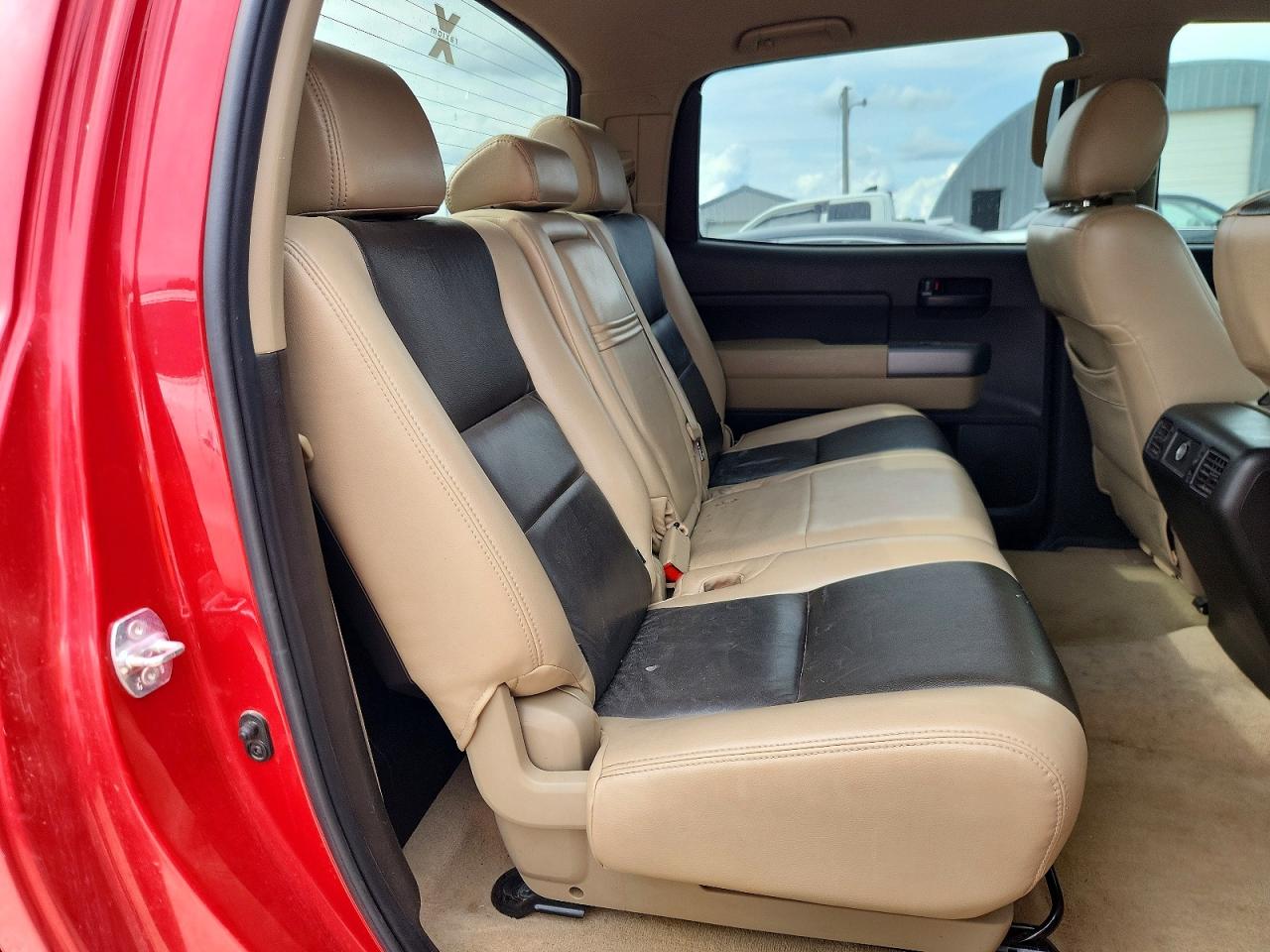 2011 TOYOTA TUNDRA