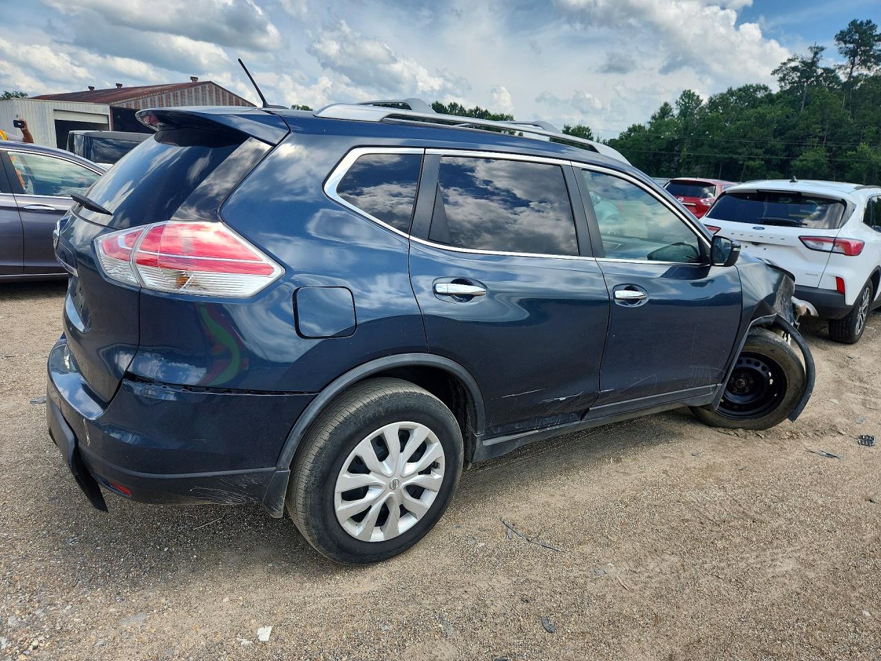 2016 NISSAN ROGUE