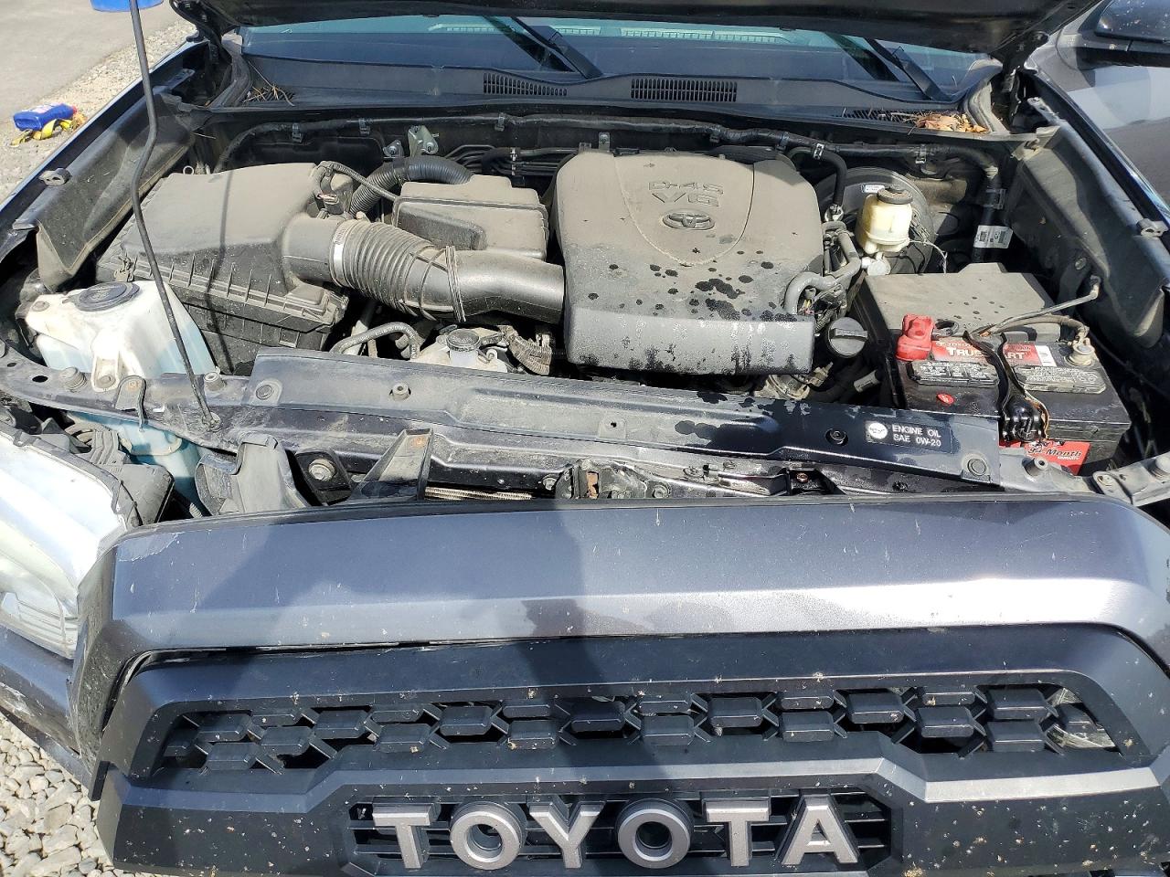 2017 TOYOTA TACOMA