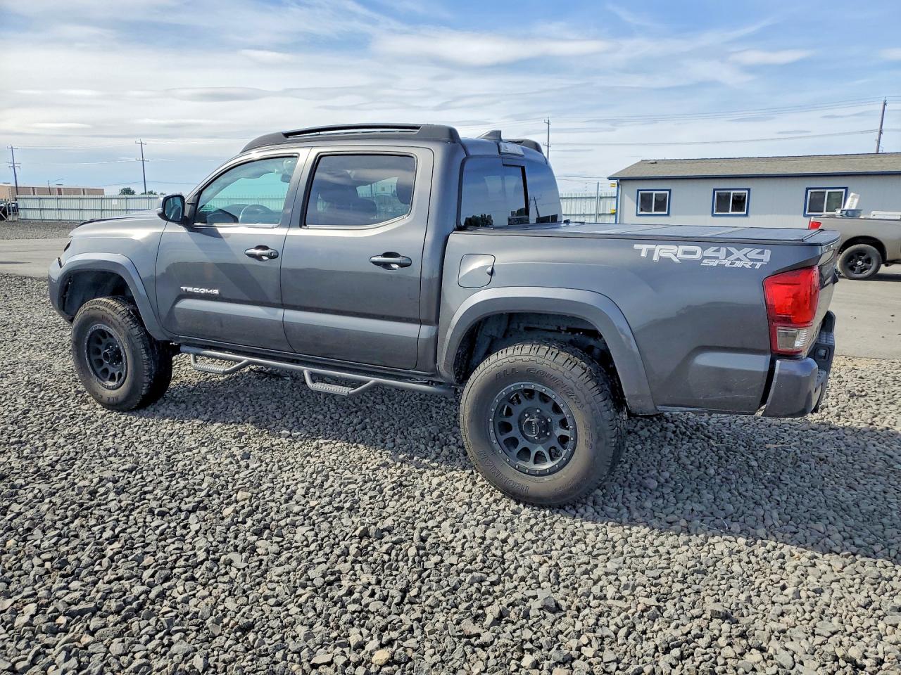 2017 TOYOTA TACOMA