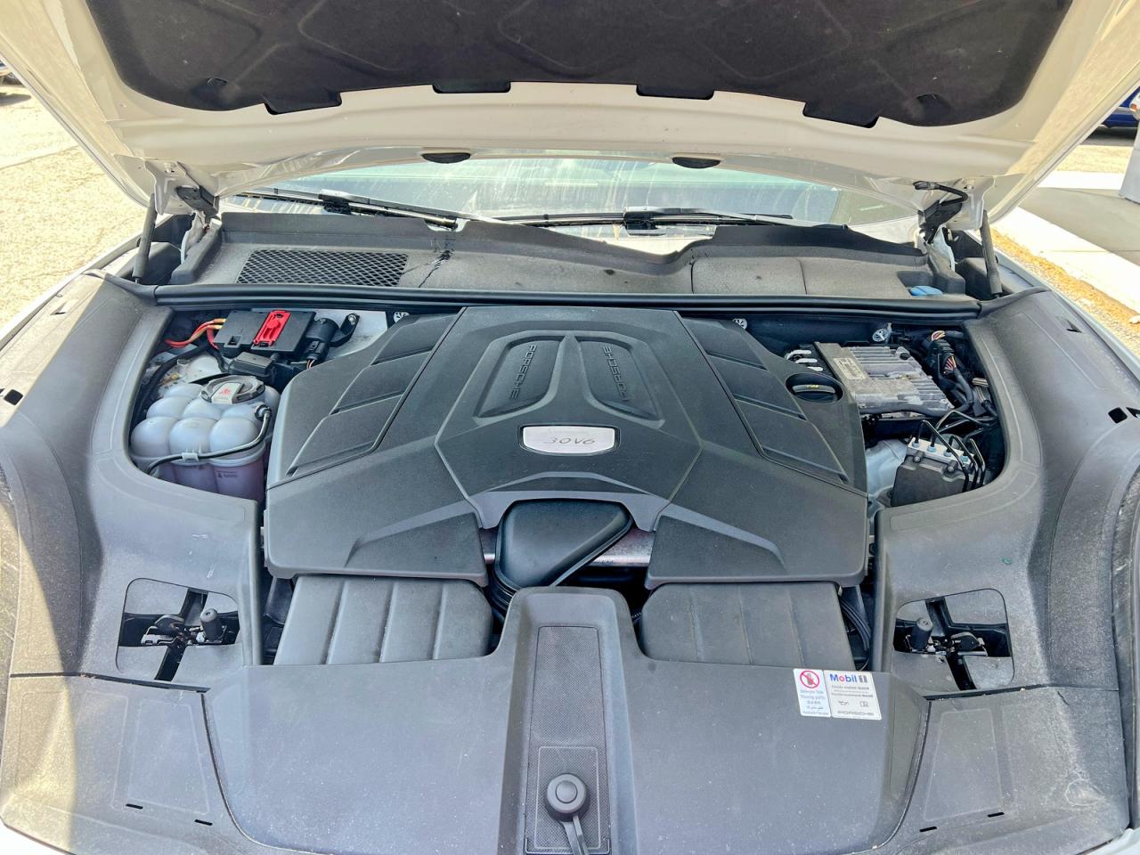2019 PORSCHE CAYENNE