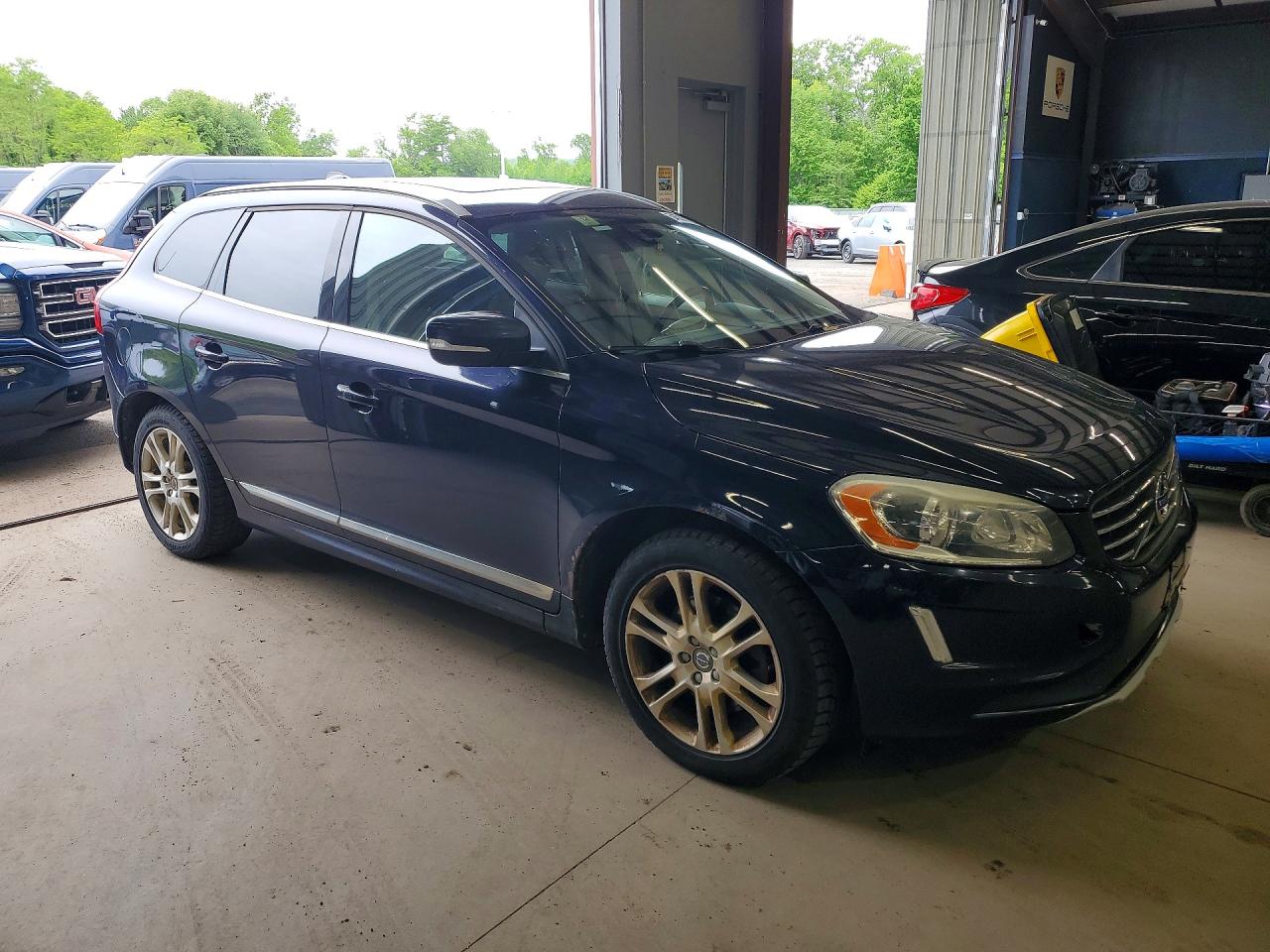 2016 VOLVO XC60