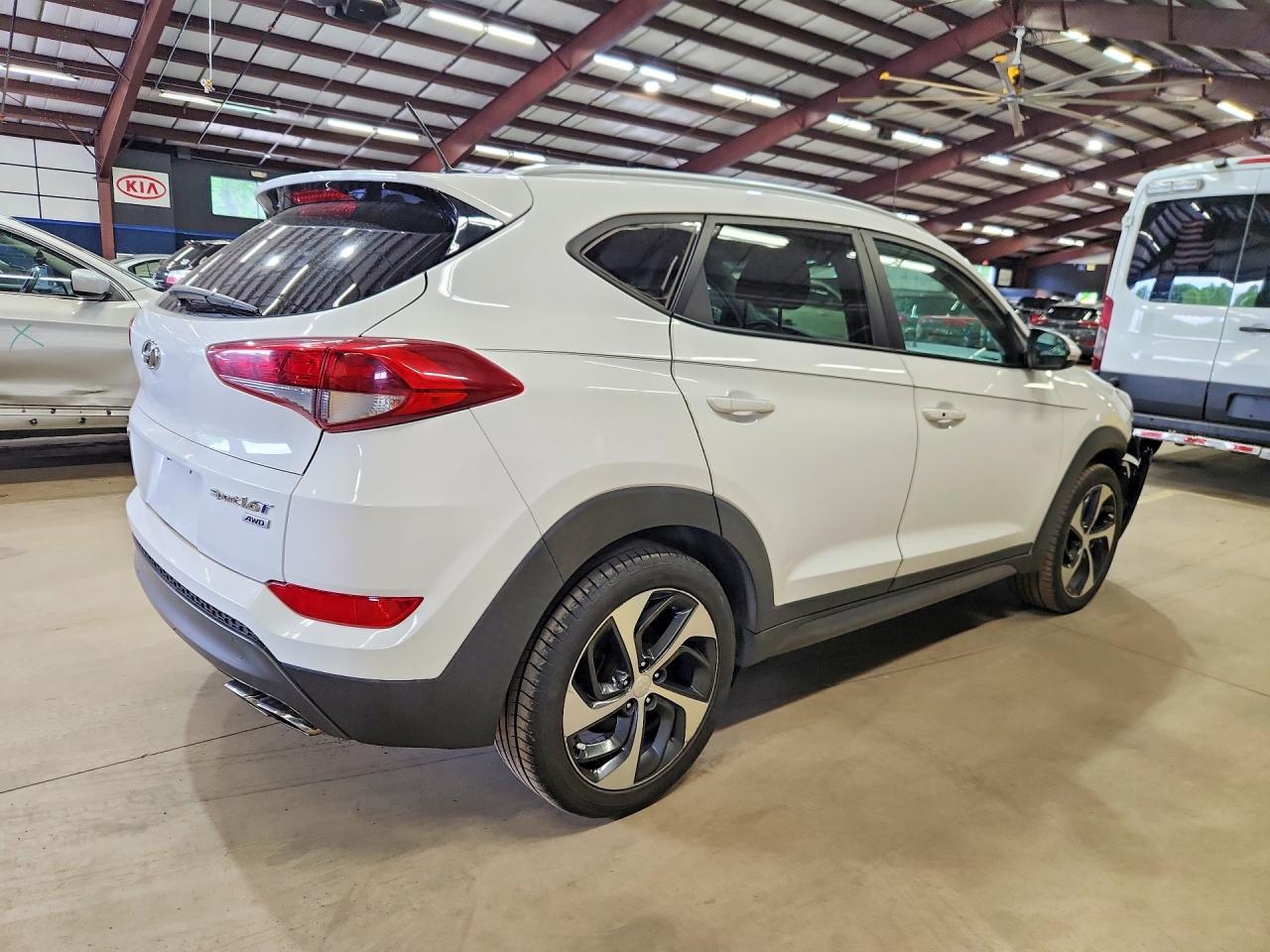 2016 HYUNDAI TUCSON