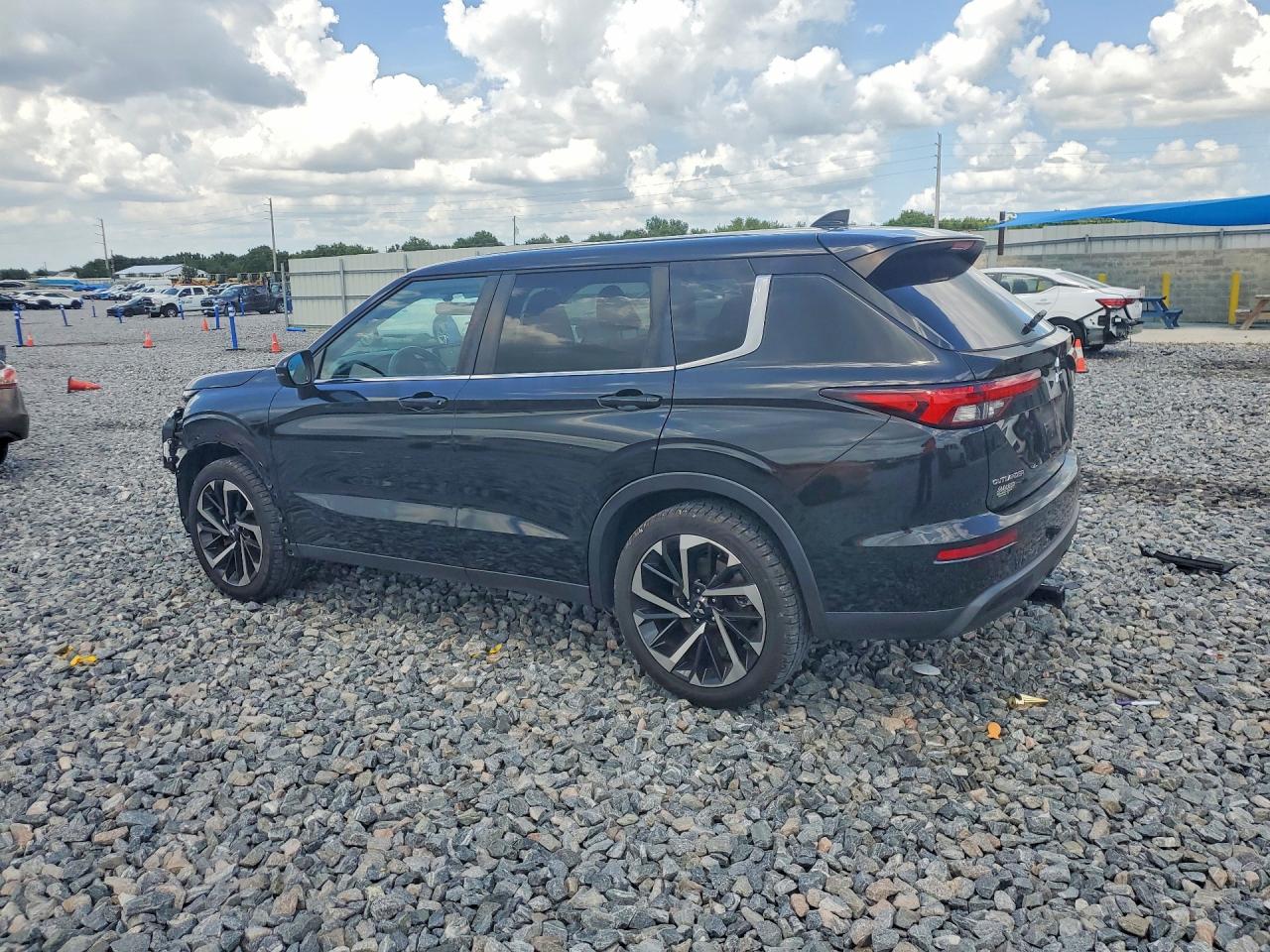 2022 MITSUBISHI OUTLANDER