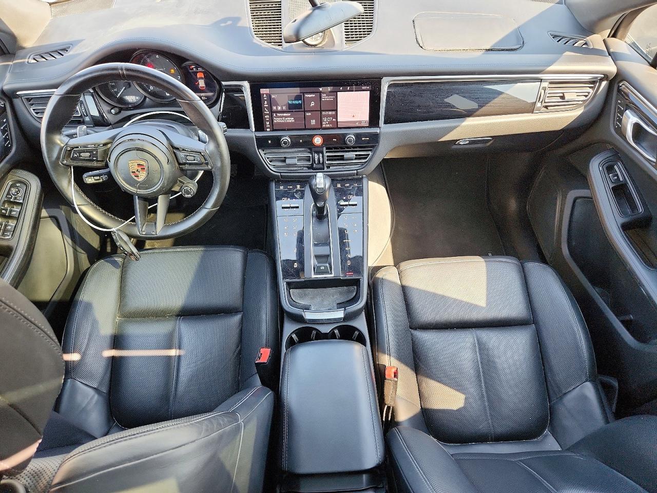 2023 PORSCHE MACAN