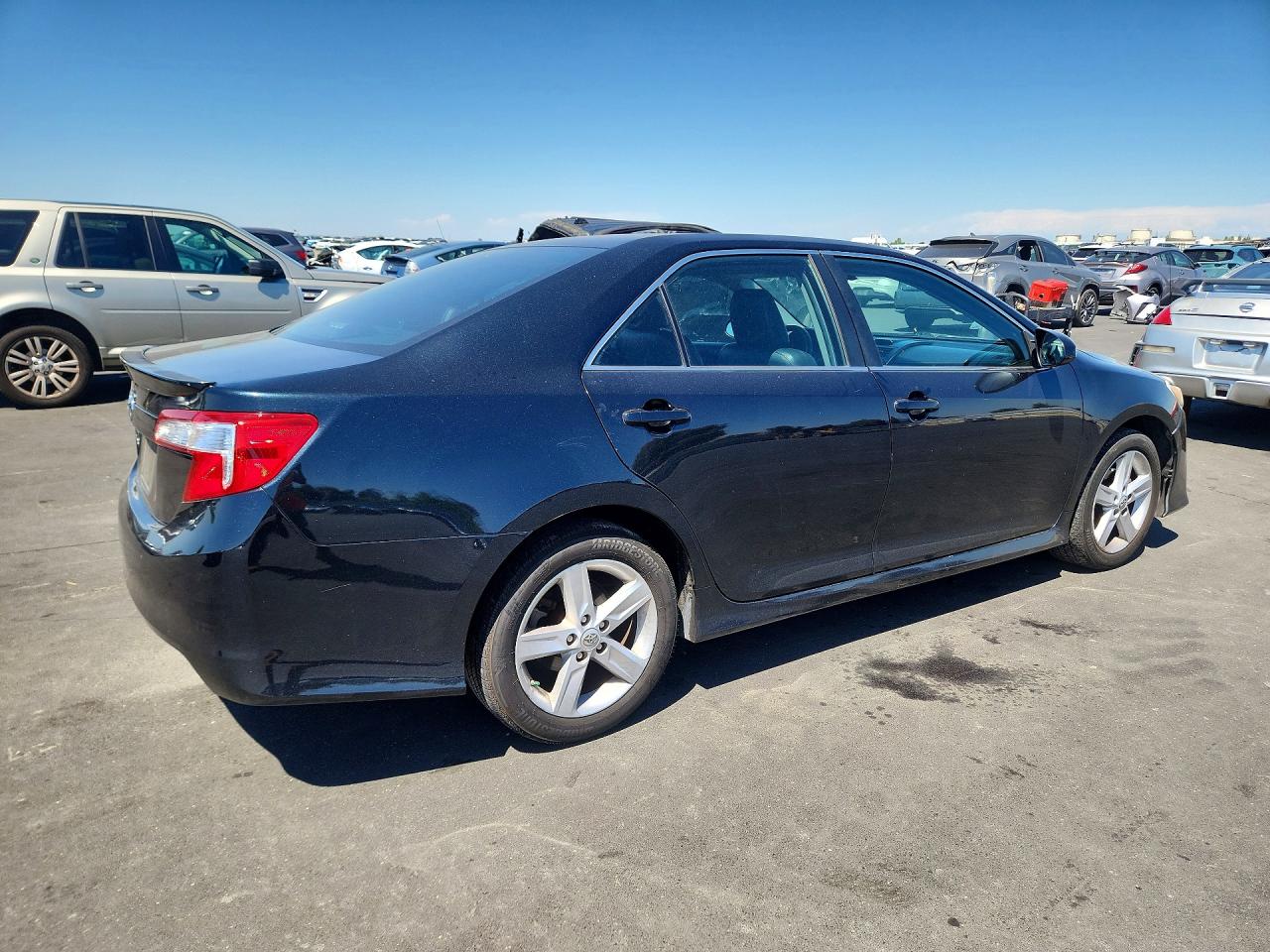 2014 TOYOTA CAMRY
