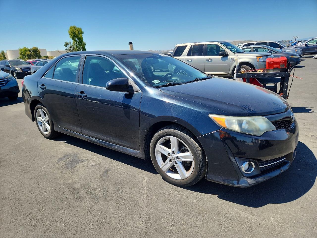 2014 TOYOTA CAMRY