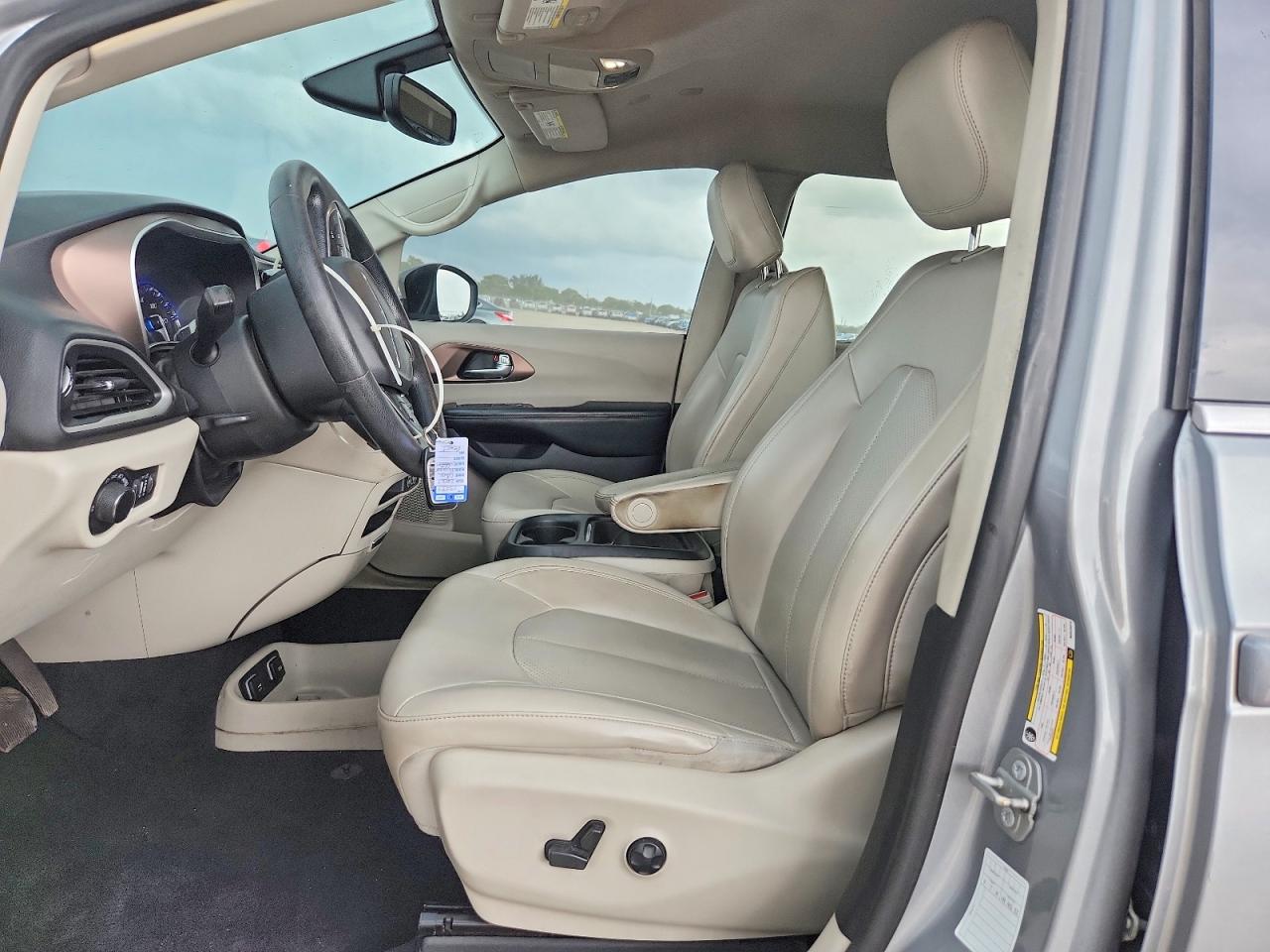 2021 CHRYSLER MINIVAN