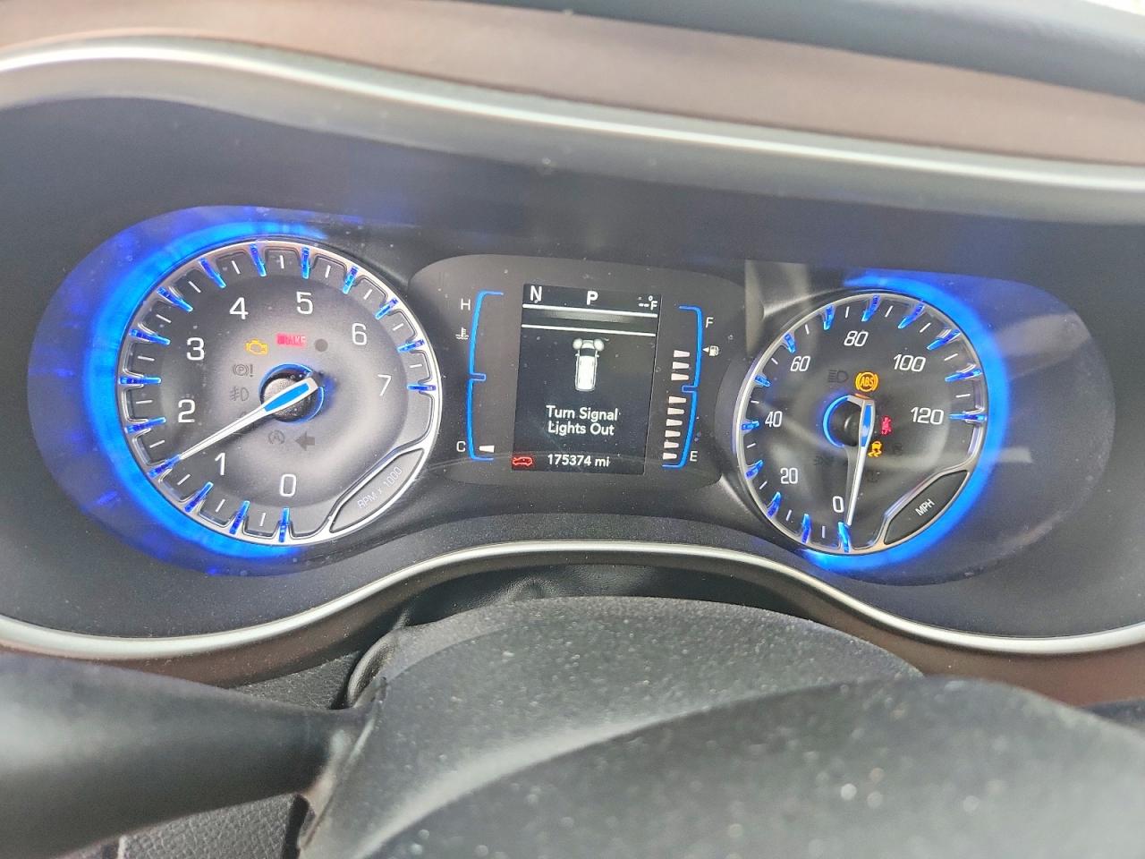 2021 CHRYSLER MINIVAN