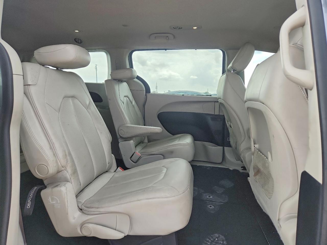 2021 CHRYSLER MINIVAN