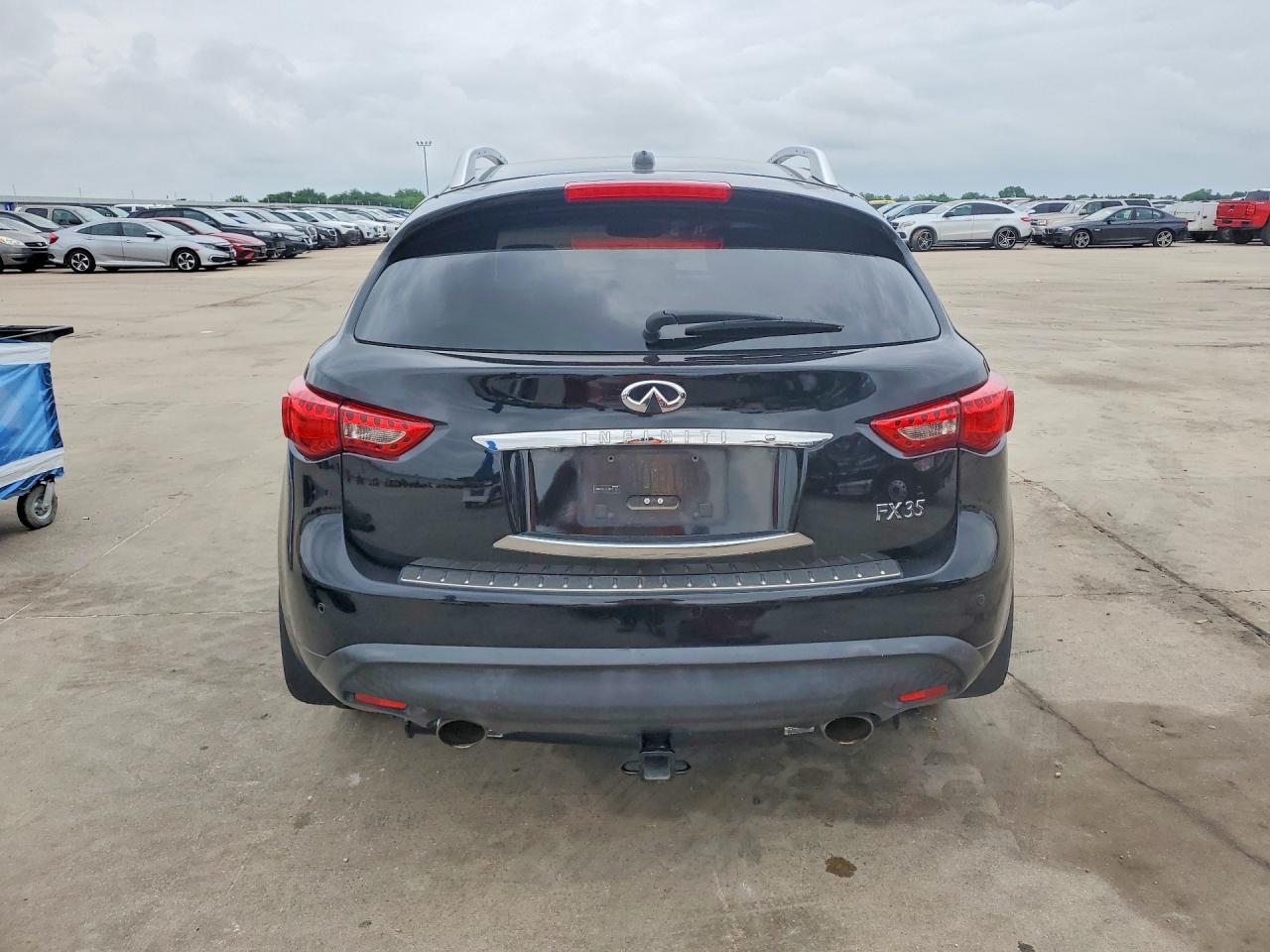 2011 INFINITI FX35