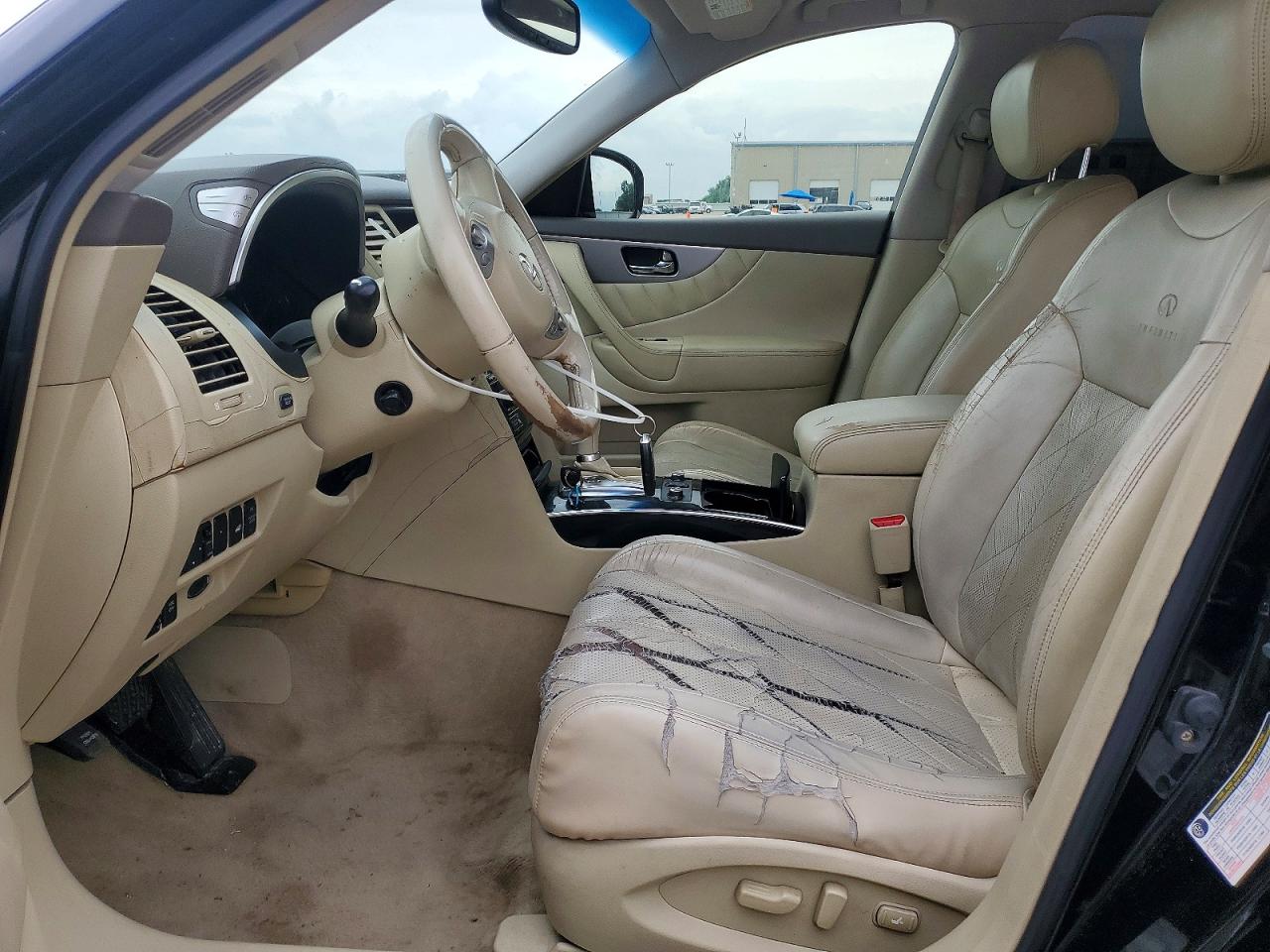2011 INFINITI FX35
