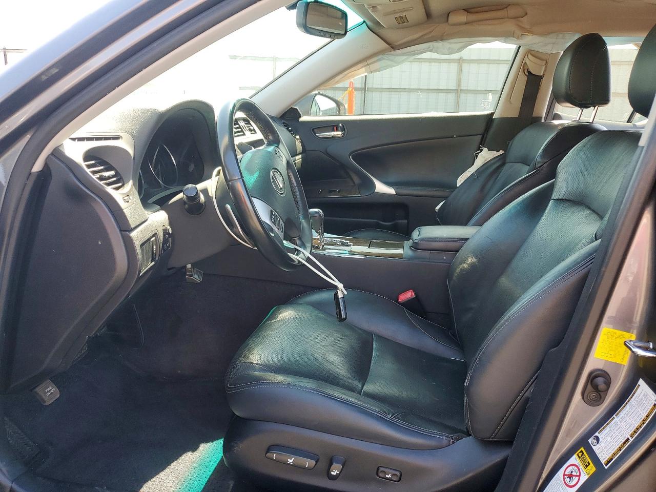 2013 LEXUS IS