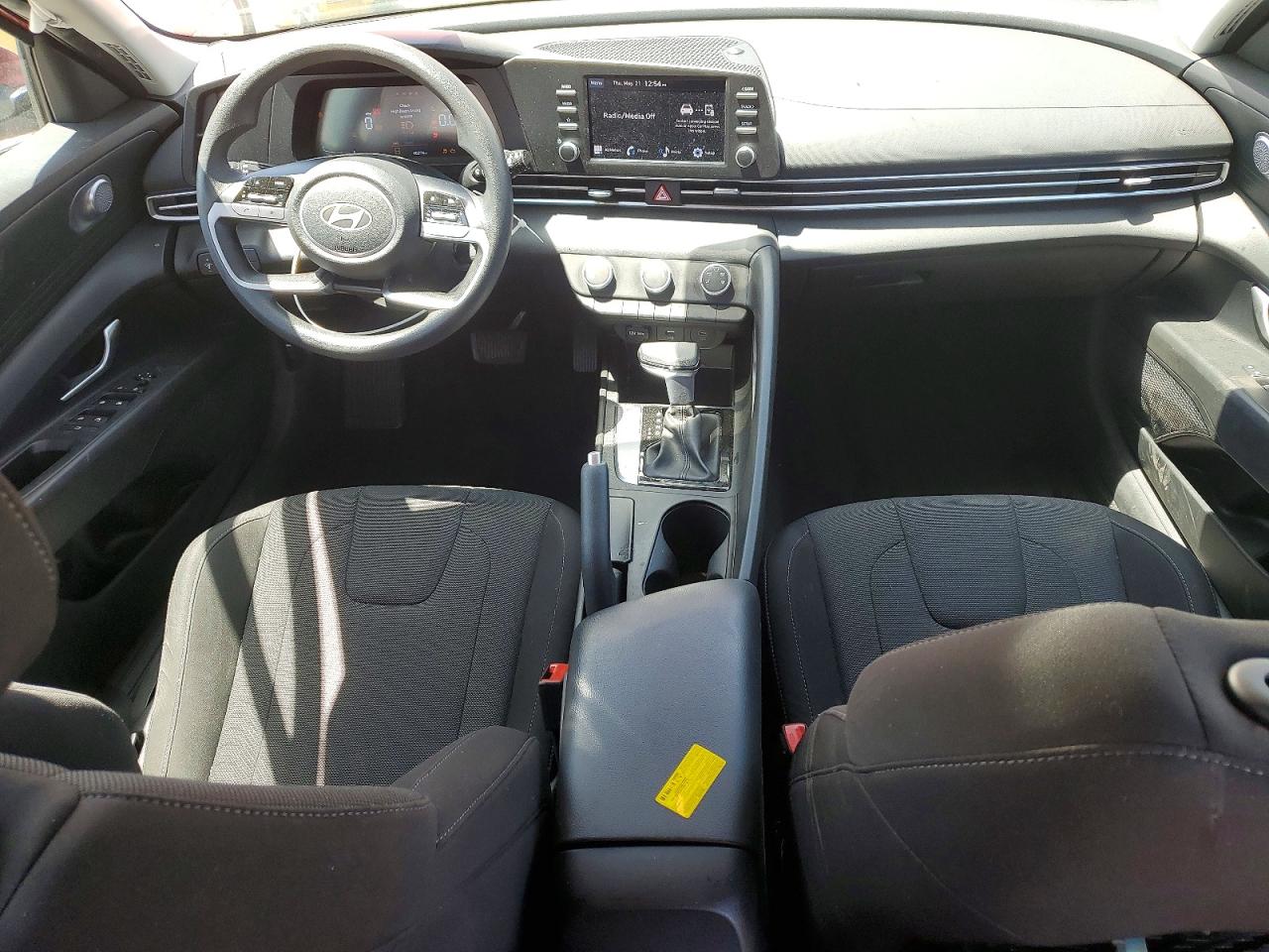 2024 HYUNDAI ELANTRA