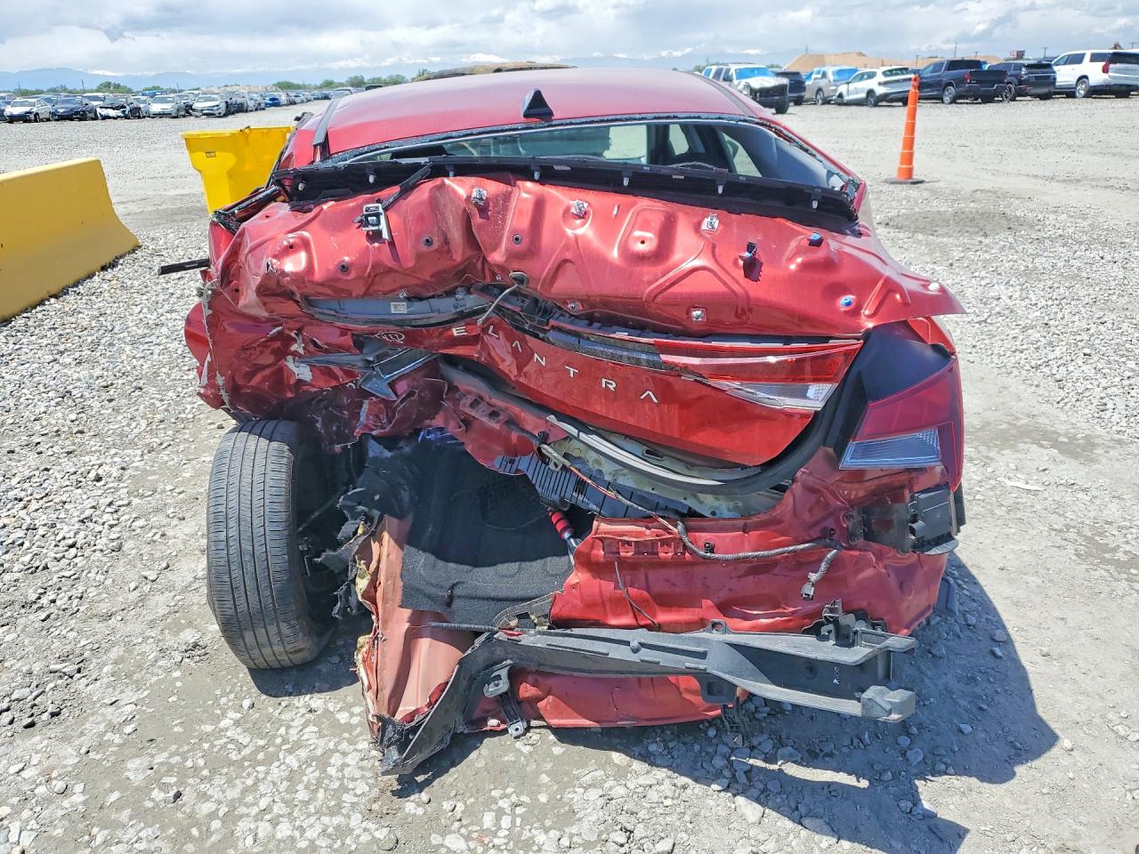 2024 HYUNDAI ELANTRA