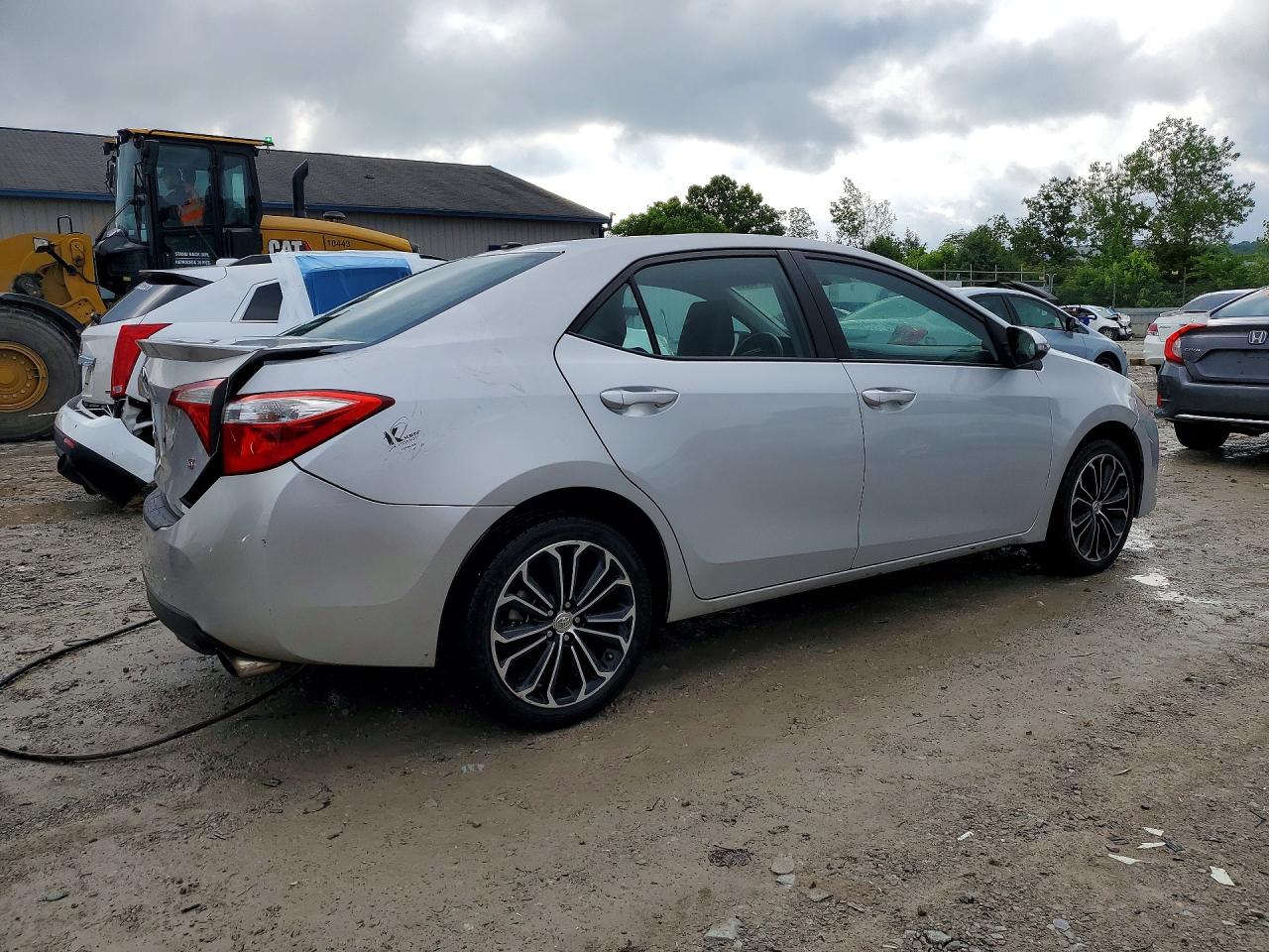 2015 TOYOTA COROLLA