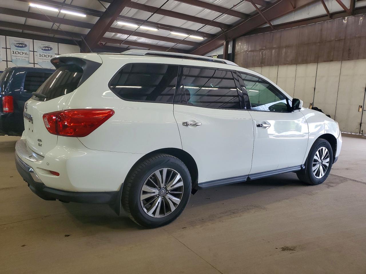 2017 NISSAN PATHFINDER