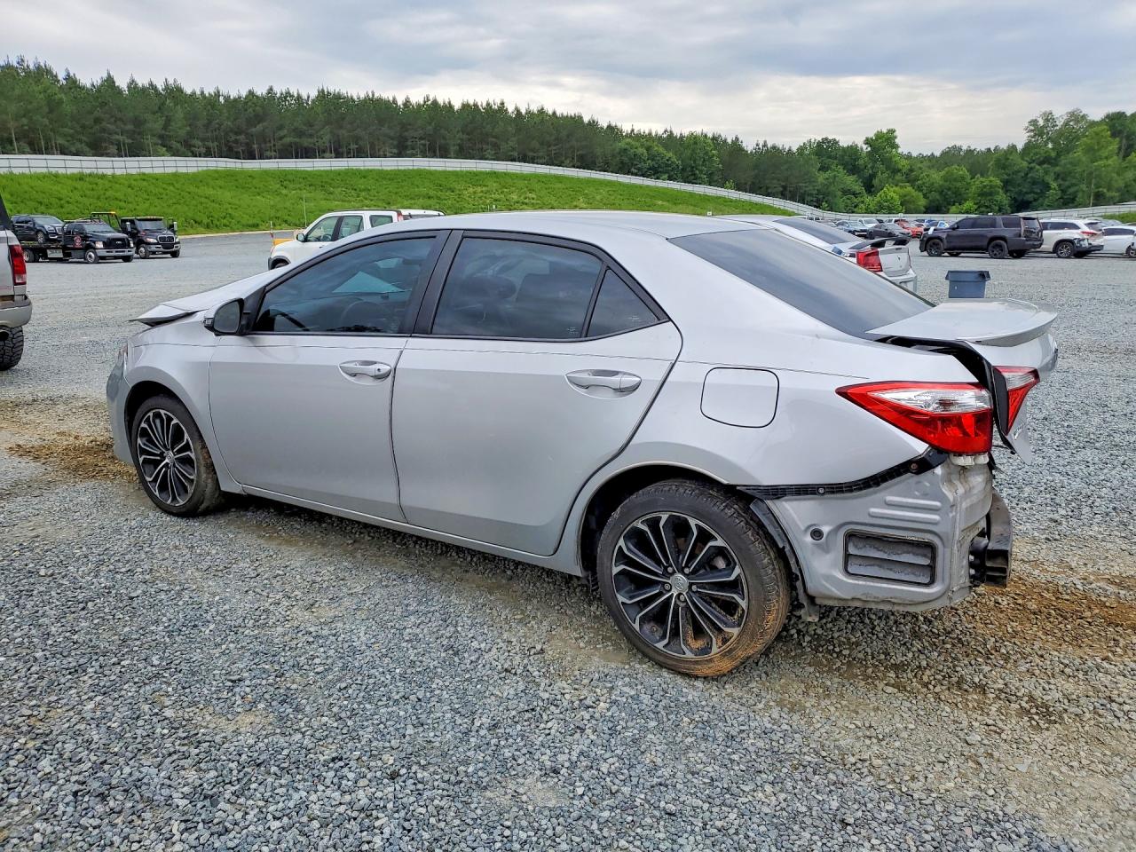 2015 TOYOTA COROLLA
