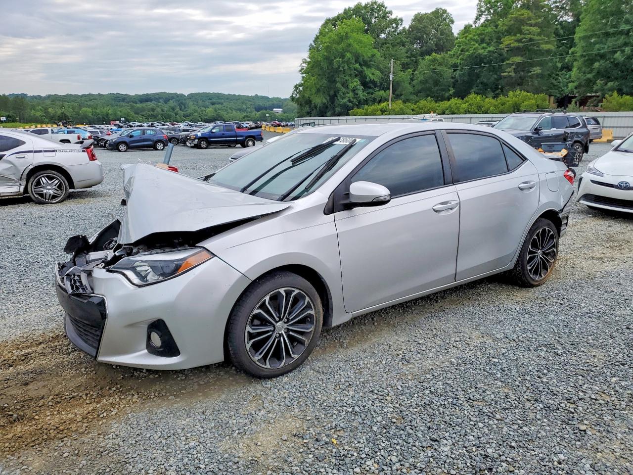 2015 TOYOTA COROLLA